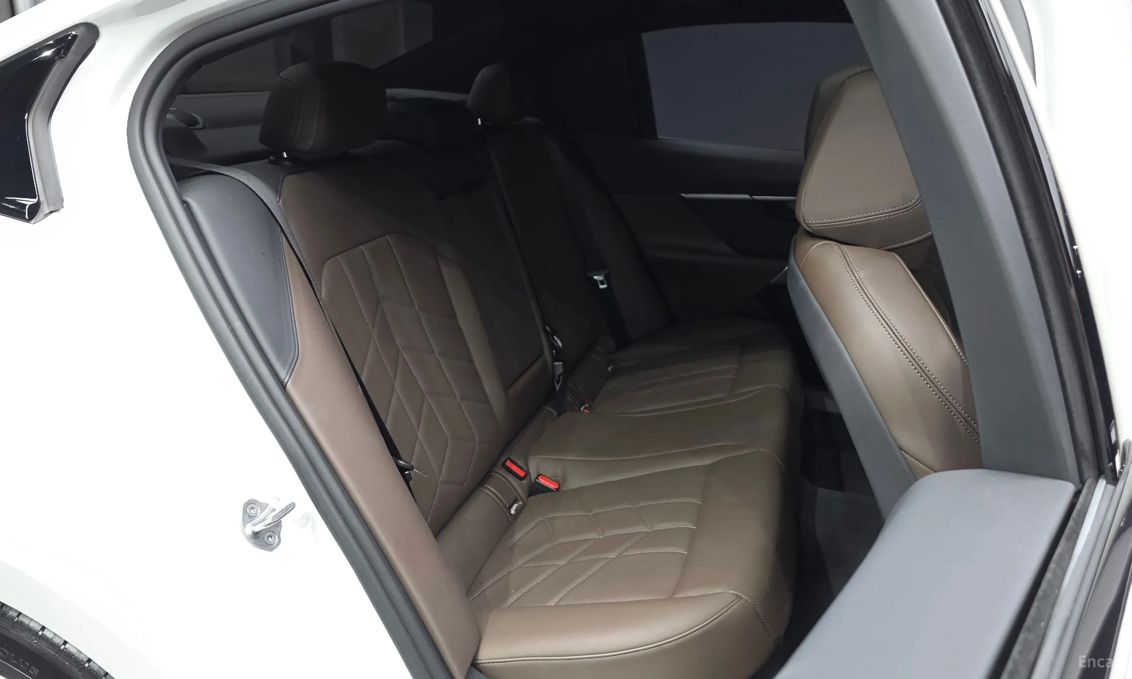 BMW 5 Series (G60) превью 11