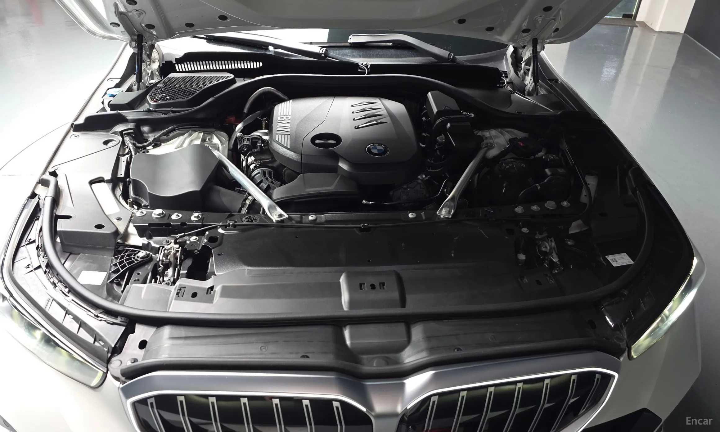 BMW 5 Series (G60) превью 6