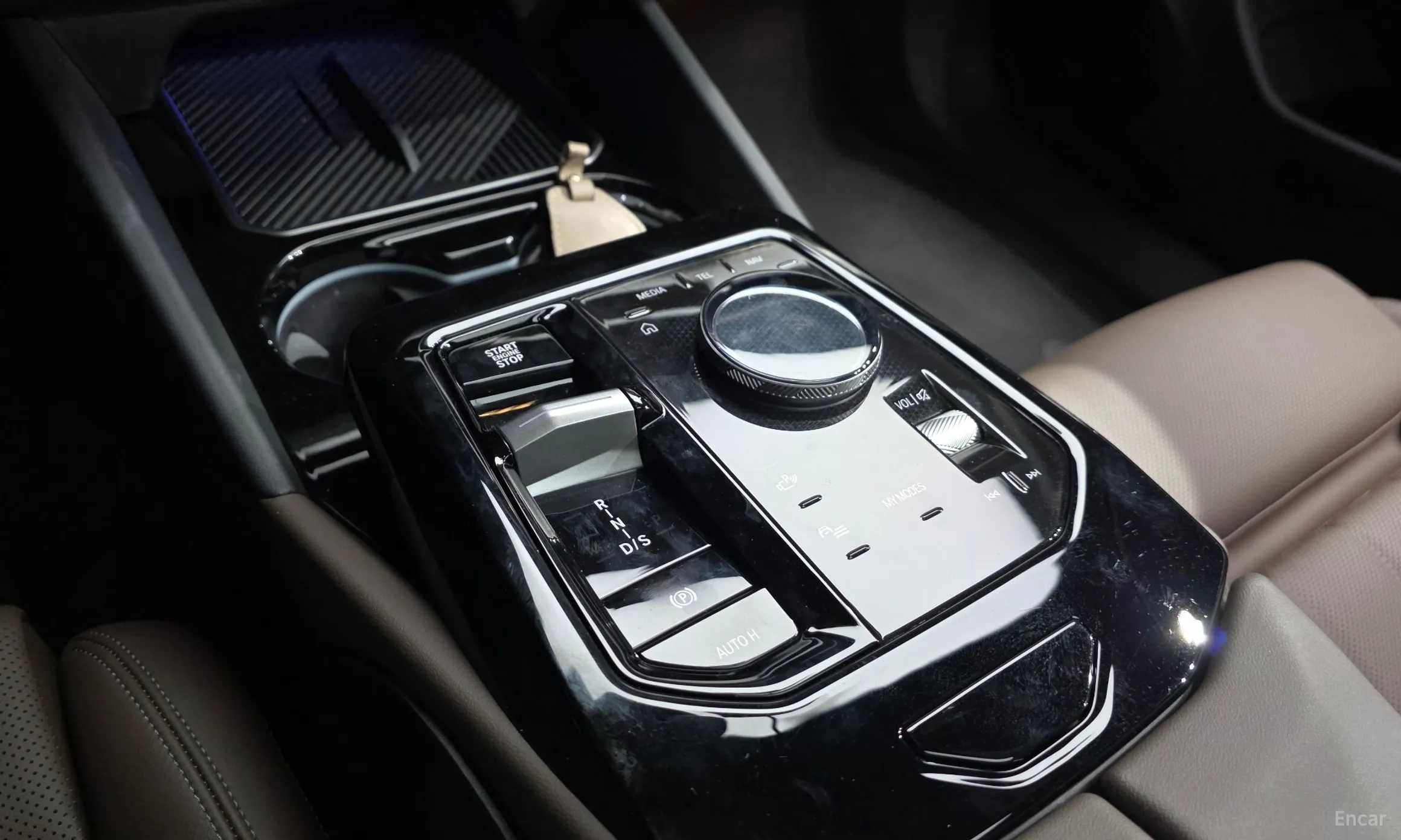 BMW 5 Series (G60) превью 9
