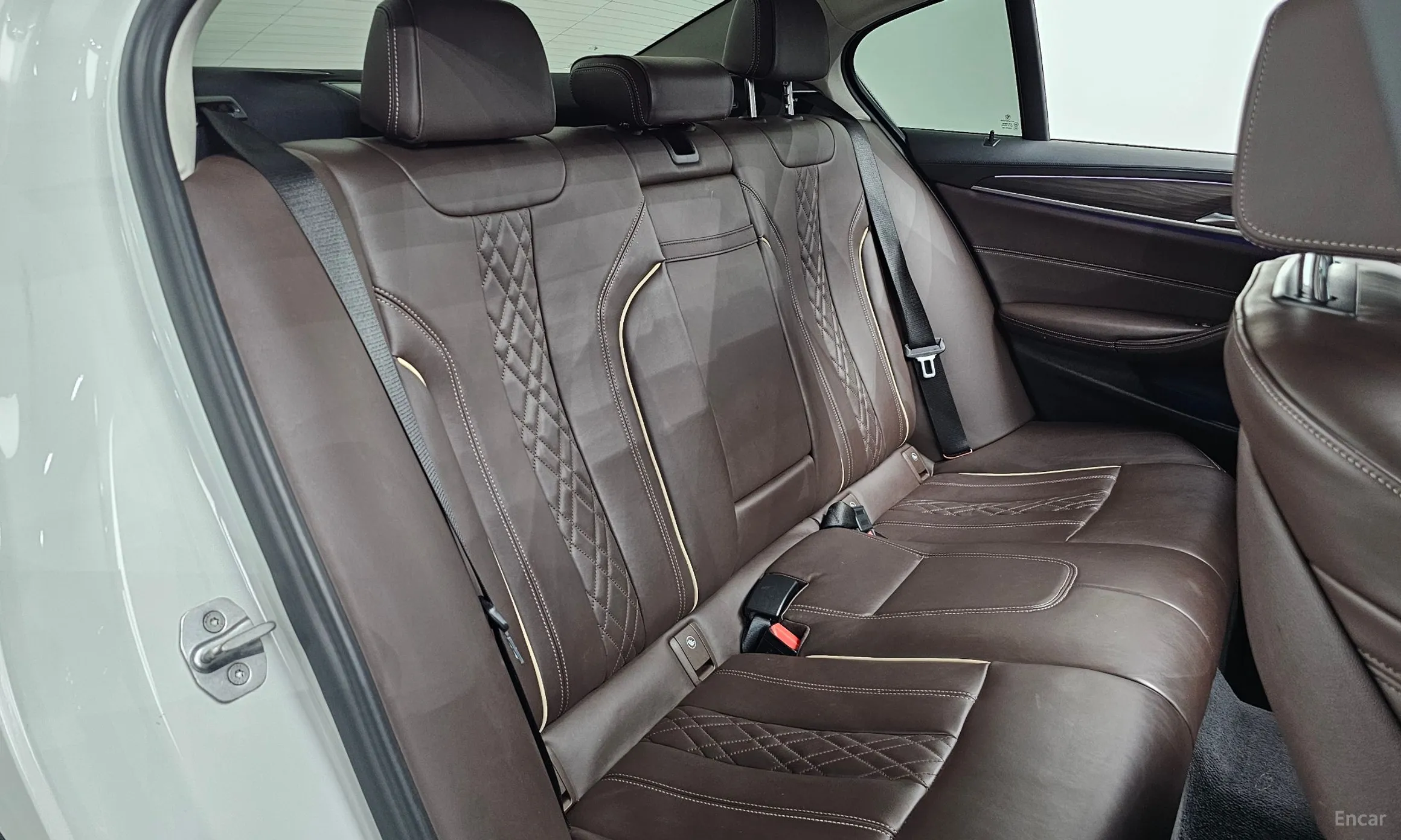 BMW 5 Series (G30) превью 12
