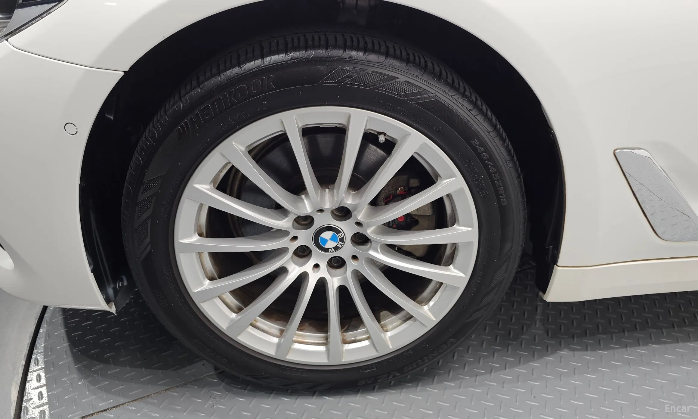 BMW 5 Series (G30) превью 5