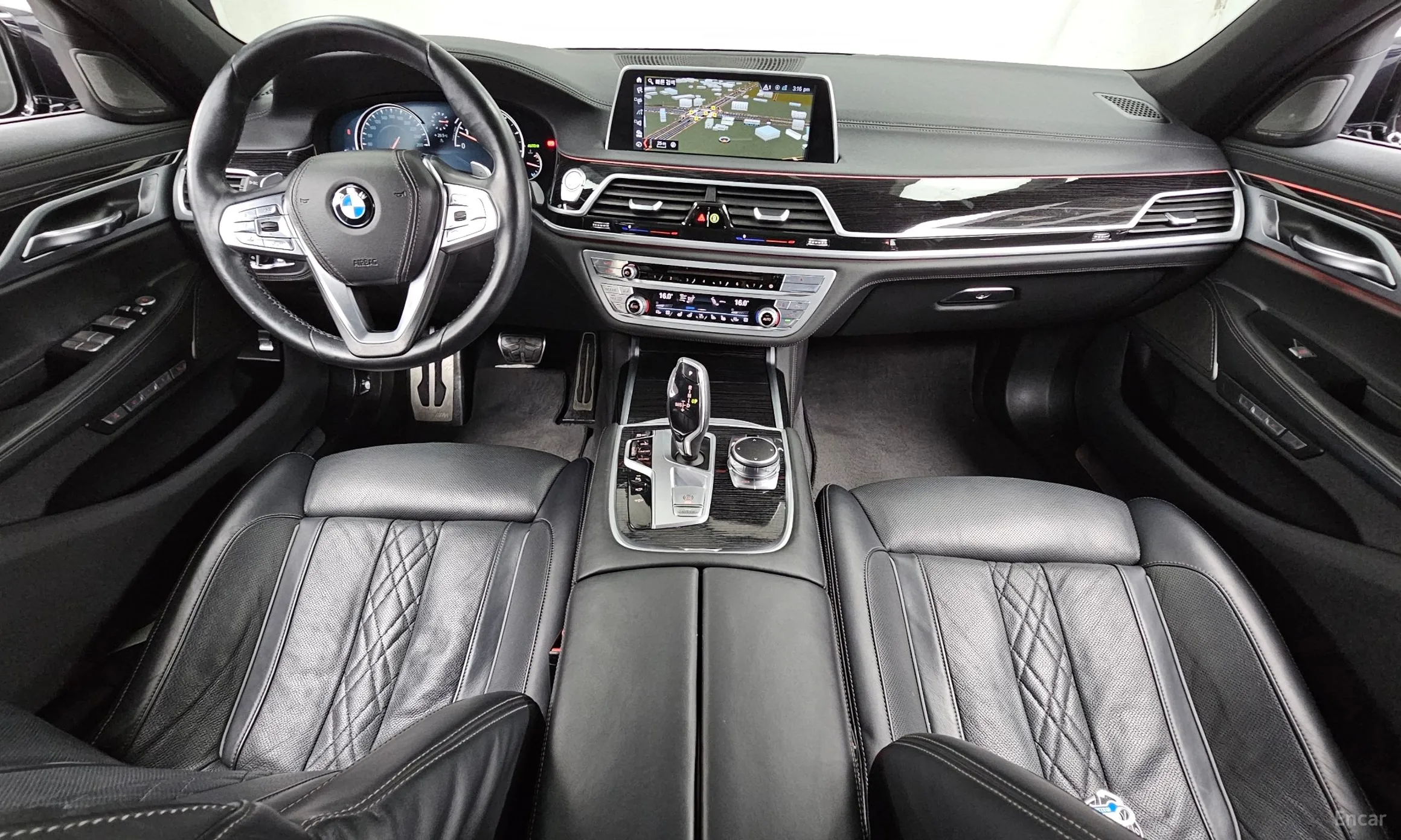 BMW 7 Series (G11) превью 7