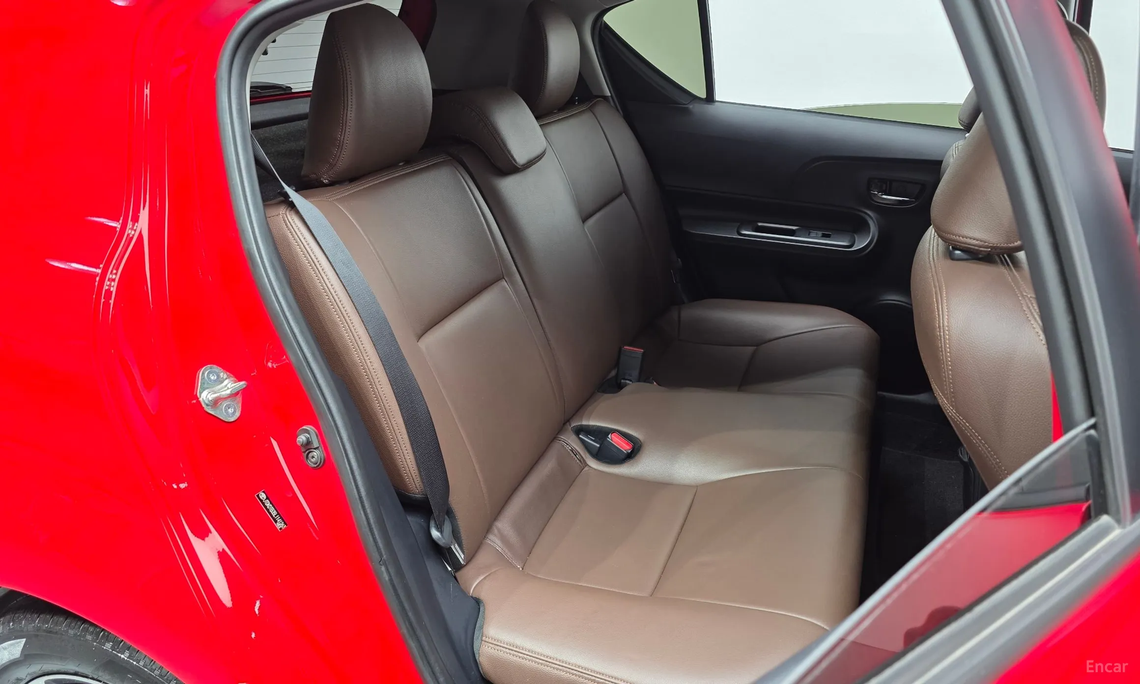 Toyota Prius C превью 11