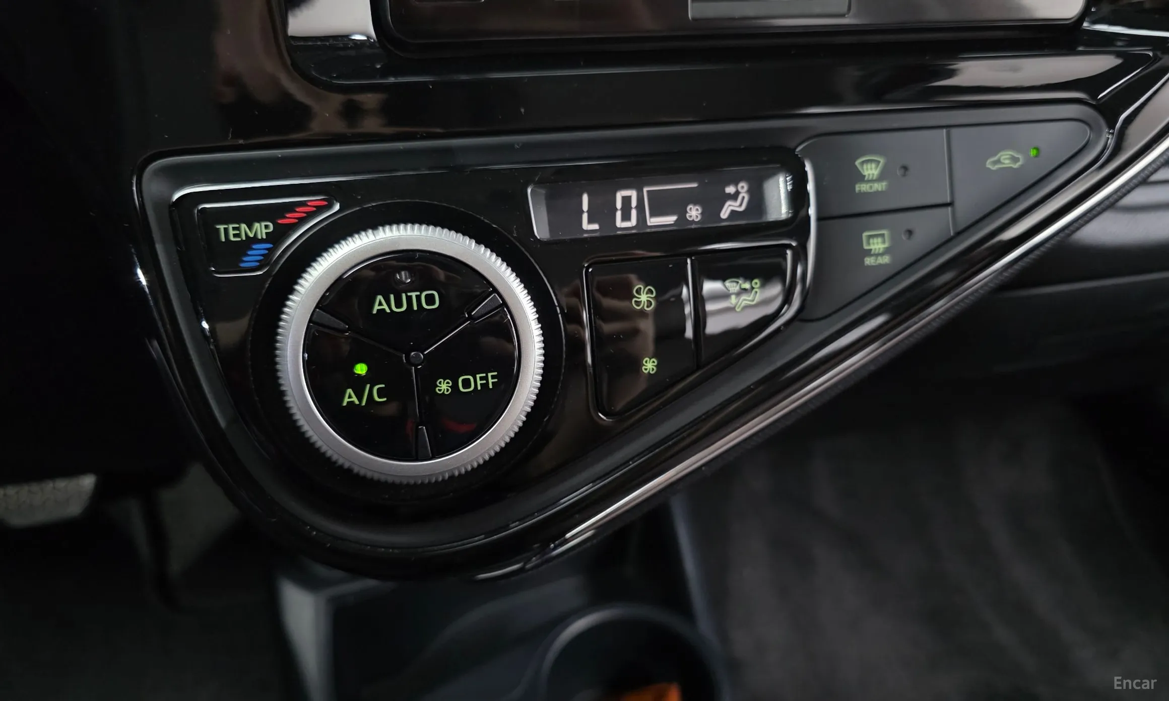 Toyota Prius C превью 17