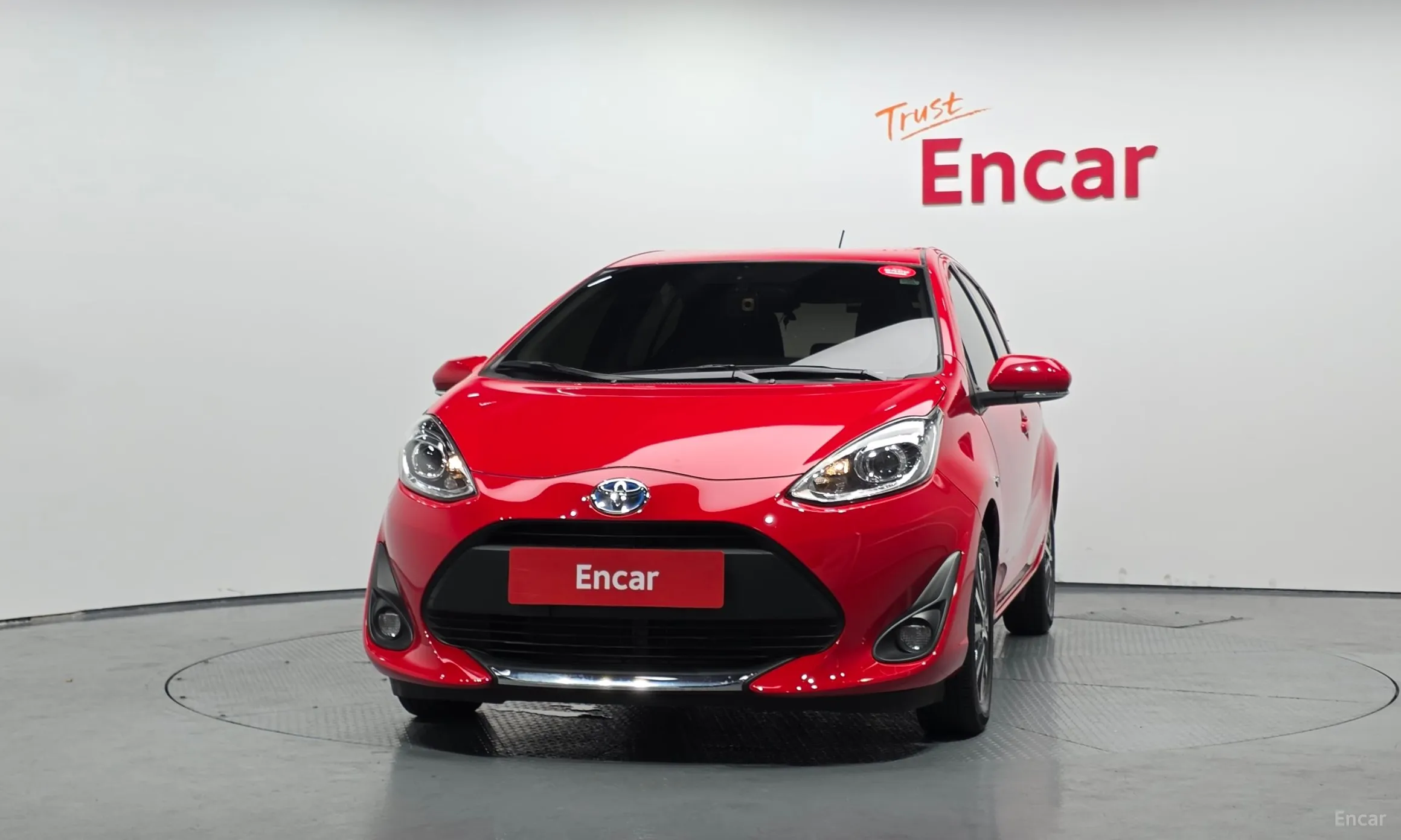 Toyota Prius C превью 3