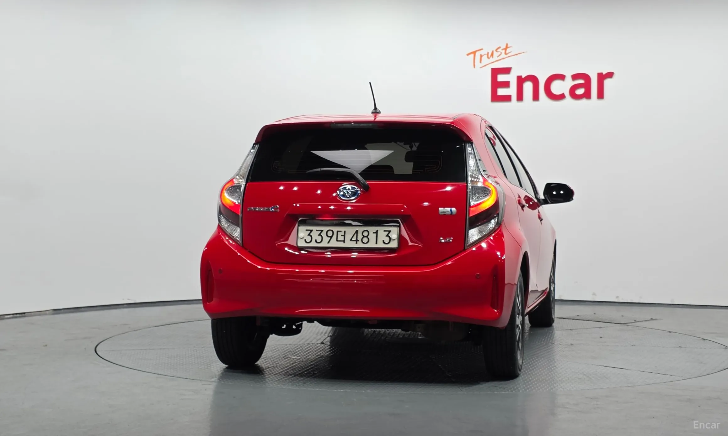 Toyota Prius C превью 4