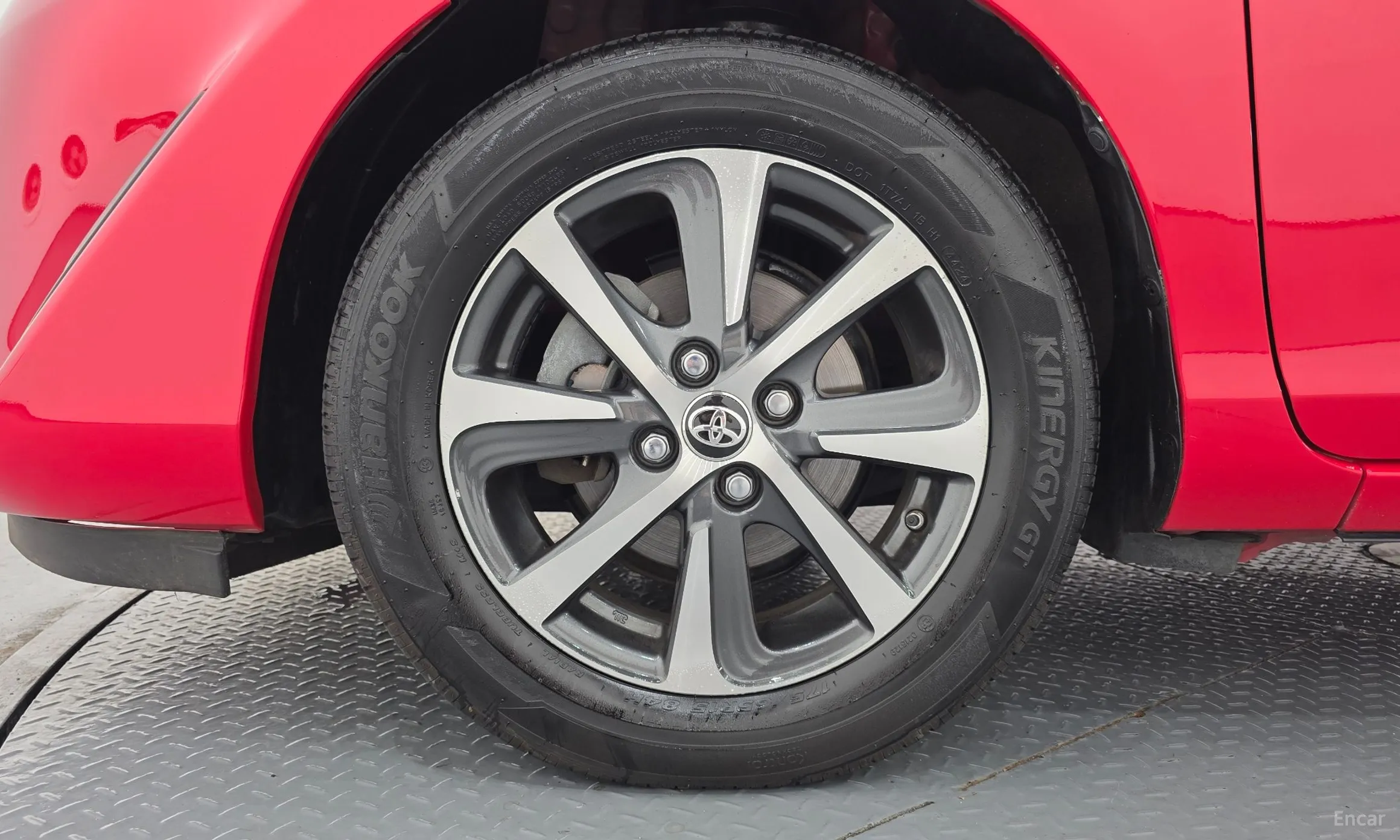 Toyota Prius C превью 5