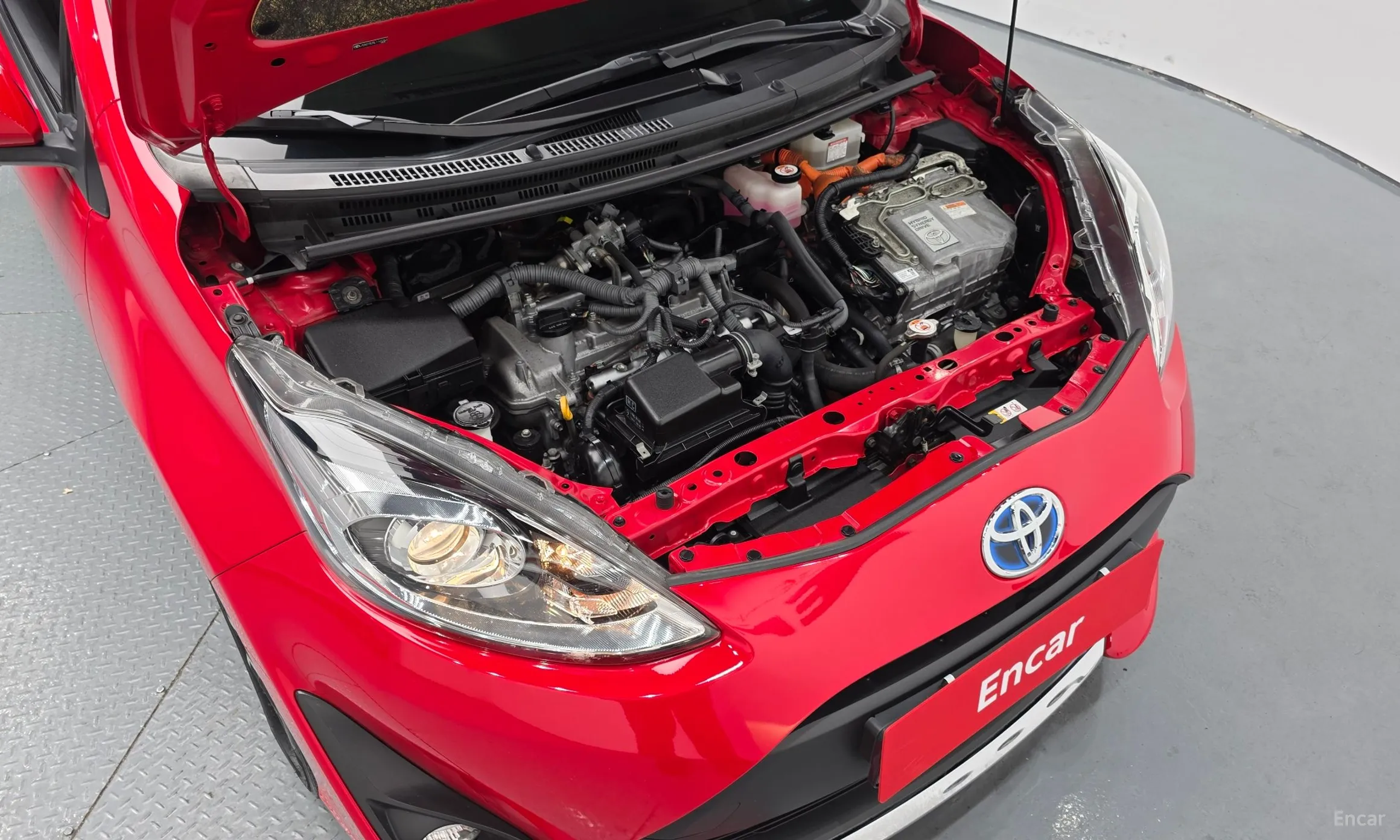 Toyota Prius C превью 6