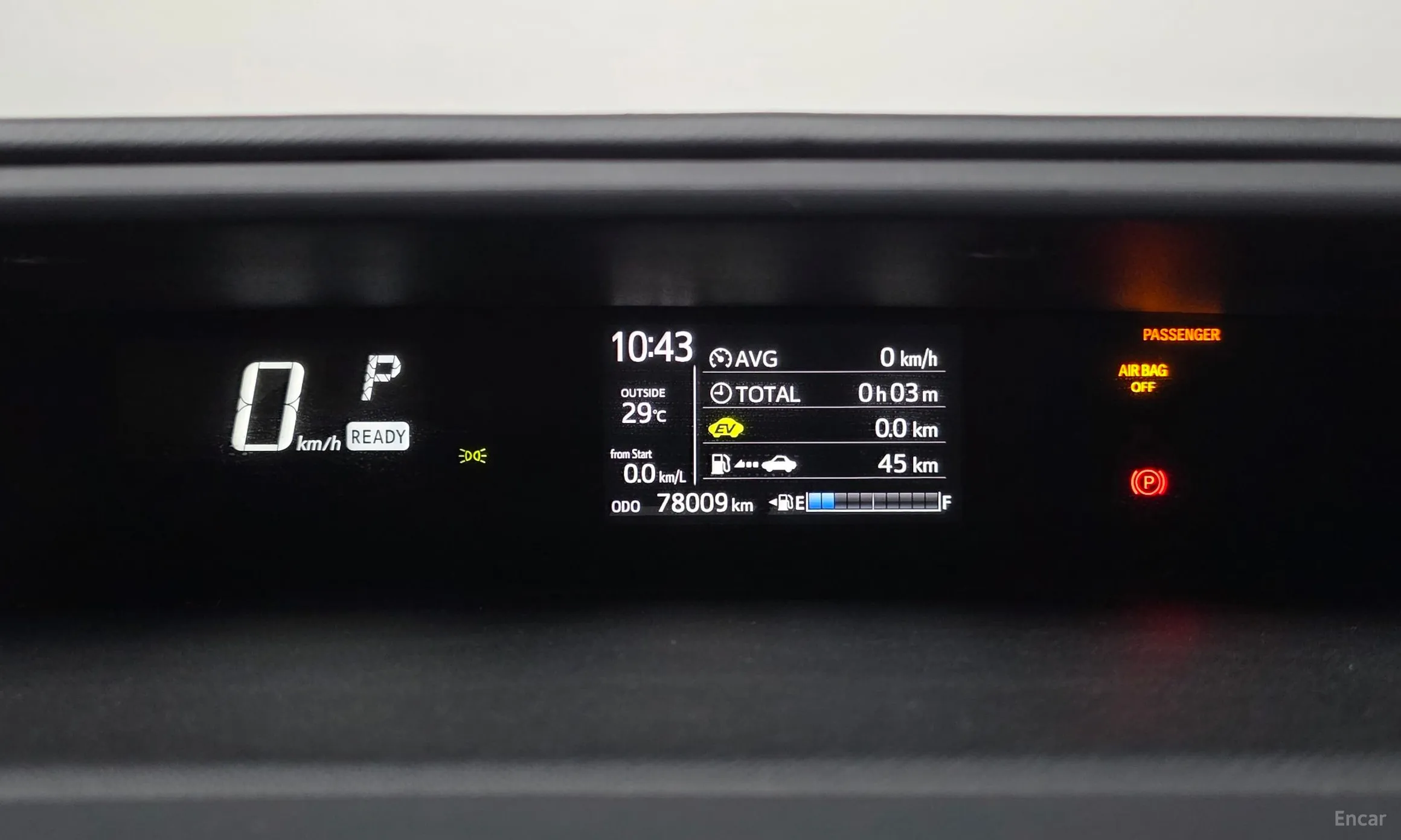 Toyota Prius C превью 8