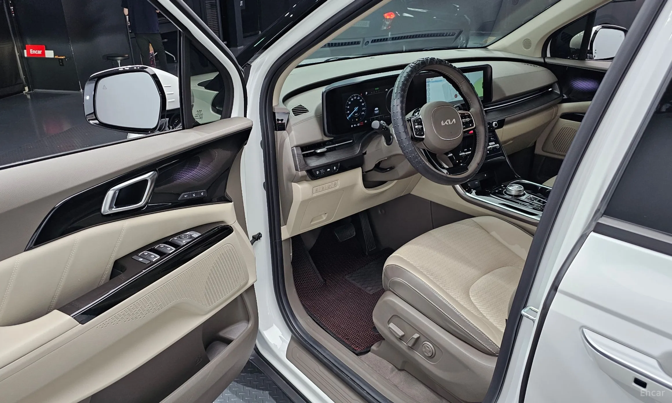 Kia Carnival Gen 4 превью 10