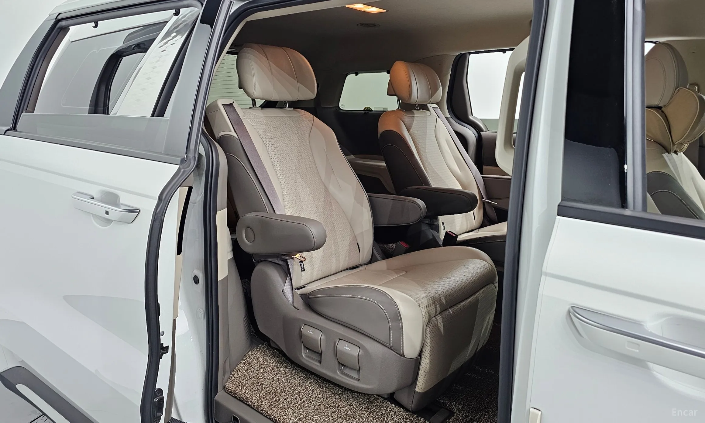 Kia Carnival Gen 4 превью 11
