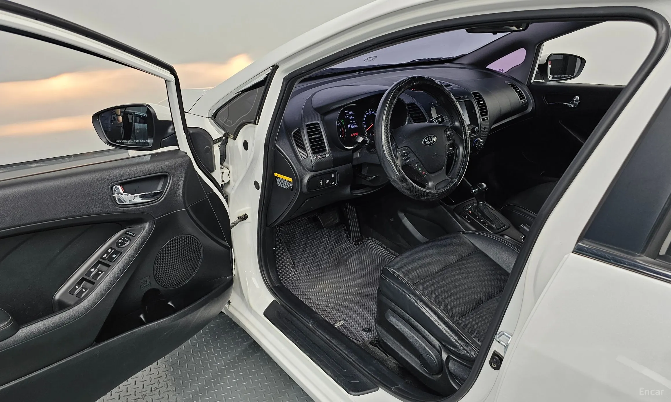 Kia K3 превью 10