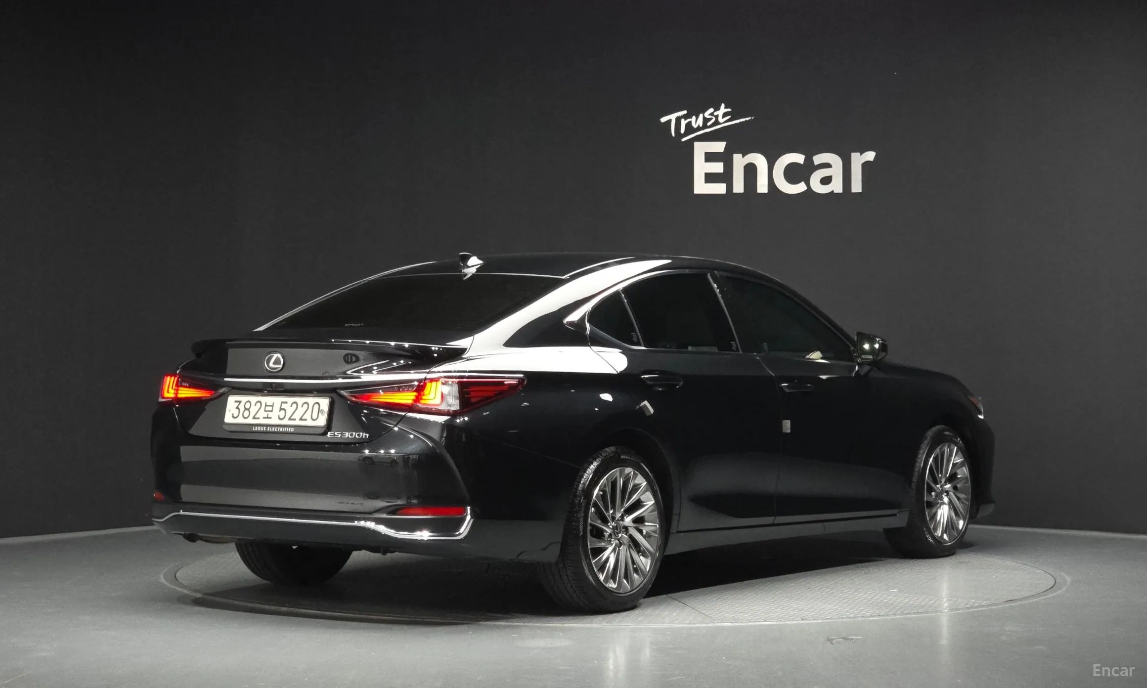 Lexus ES300h 7th Generation