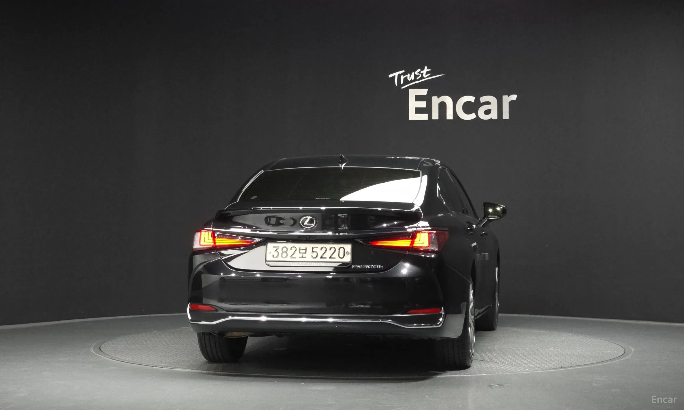 Lexus ES300h 7th Generation превью 4