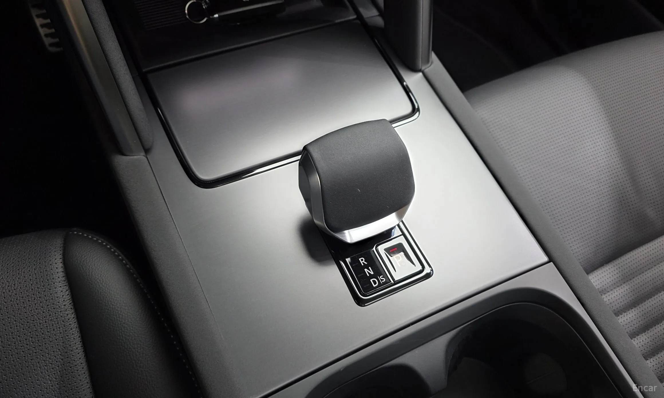 Land Rover Discovery Sports превью 13