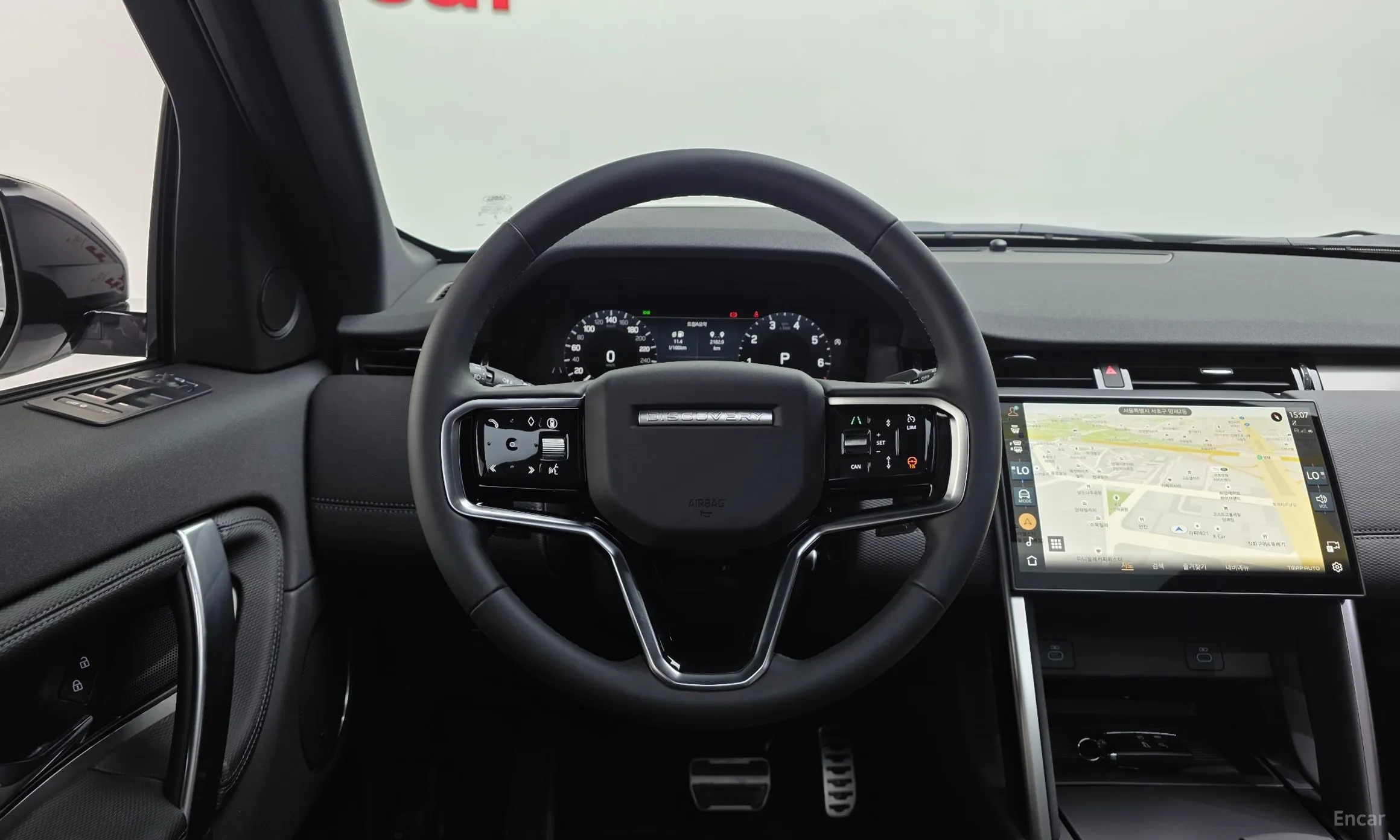 Land Rover Discovery Sports превью 15