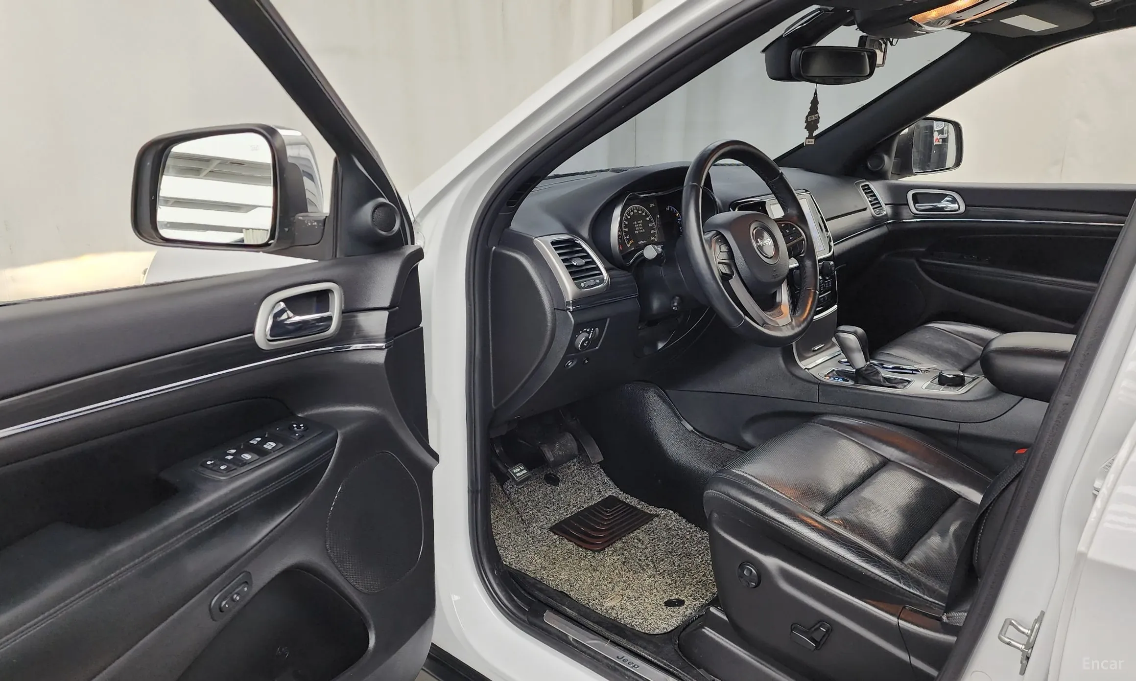 Jeep Grand Cherokee превью 10
