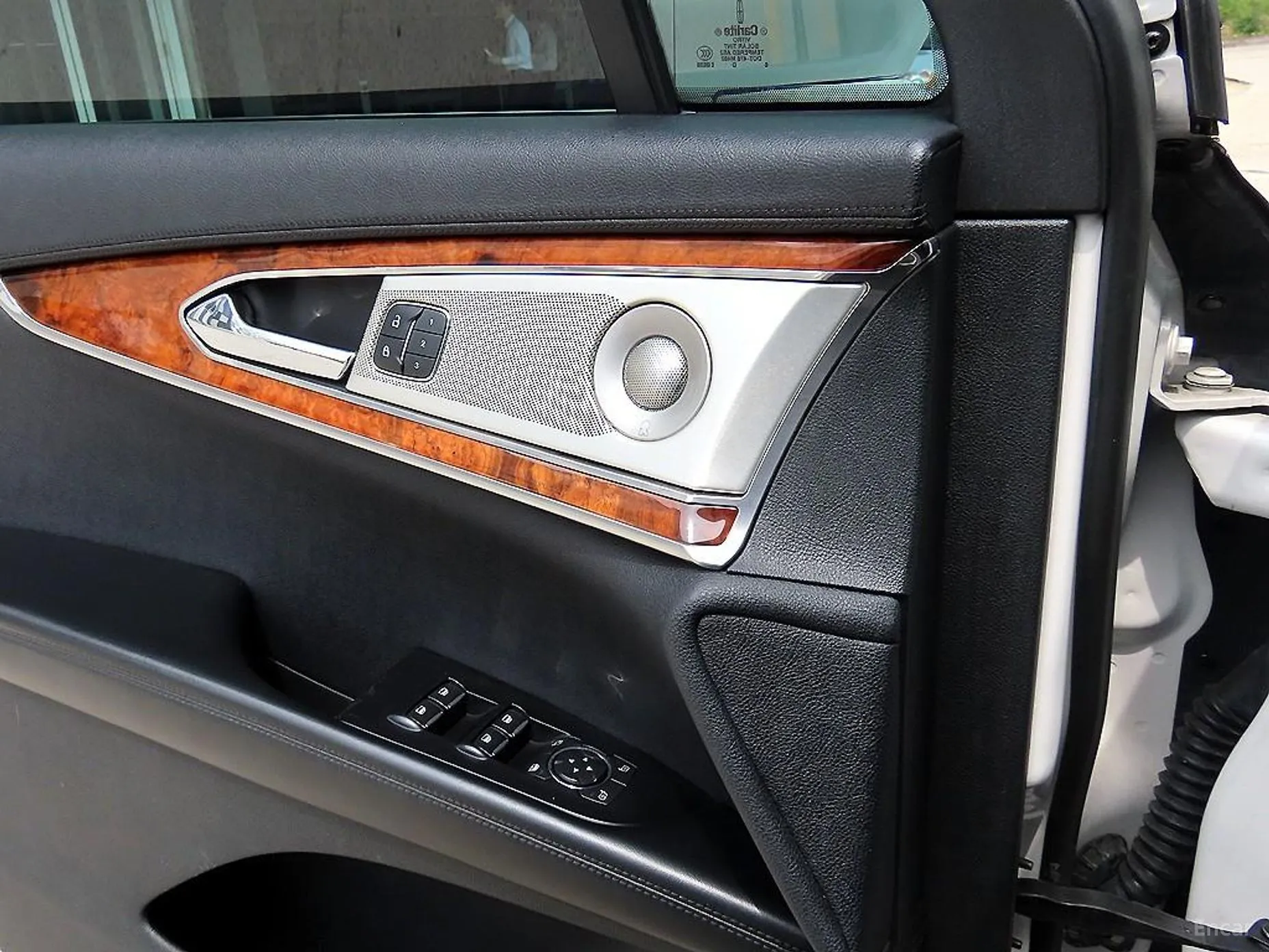 Lincoln MKX 2nd Generation превью 11