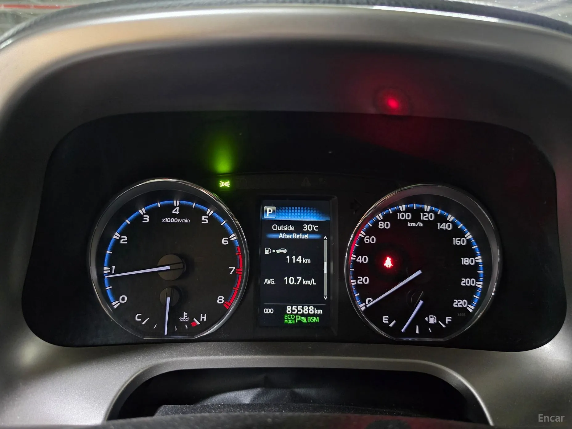 Toyota RAV4 превью 10