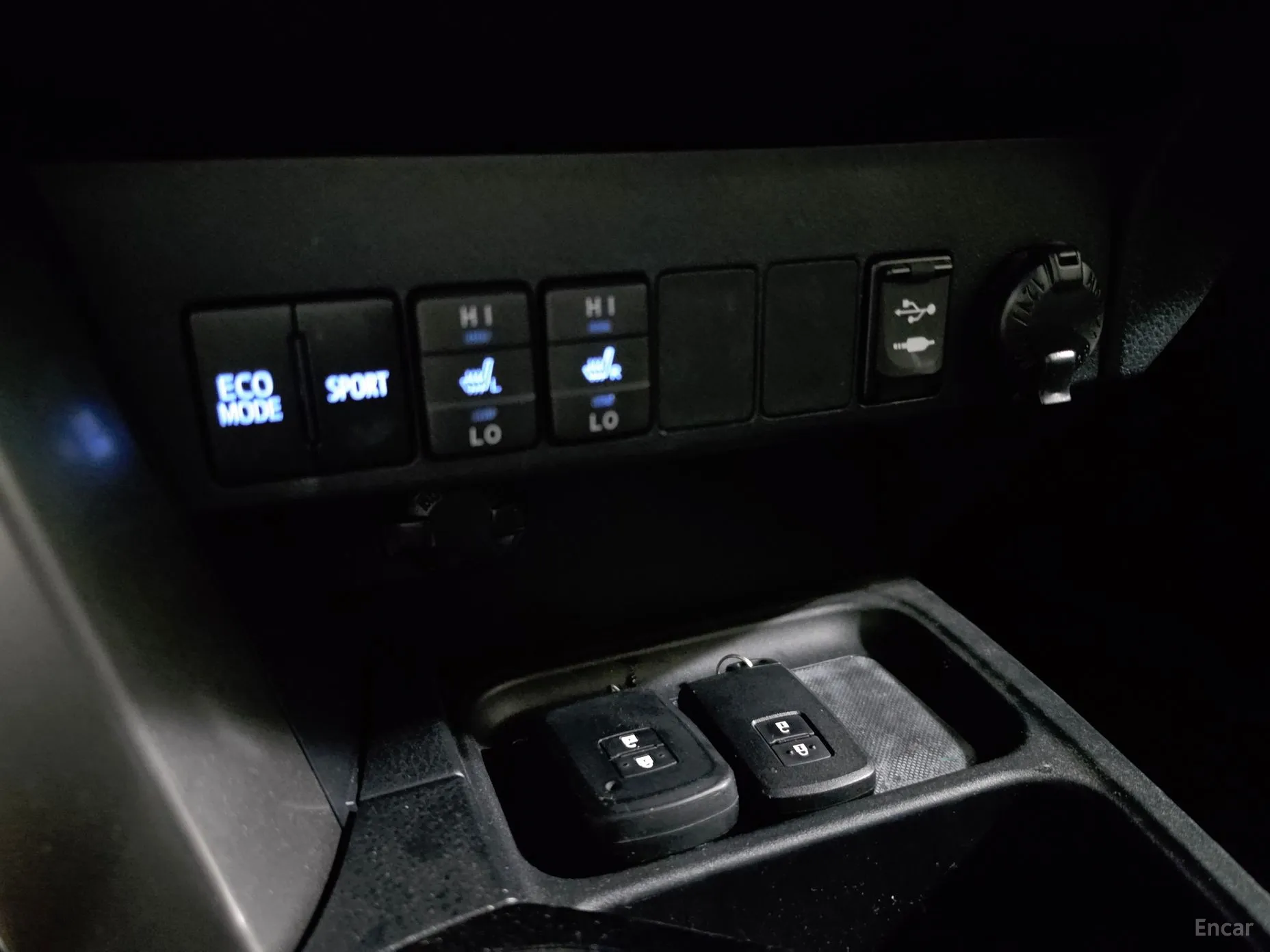 Toyota RAV4 превью 17