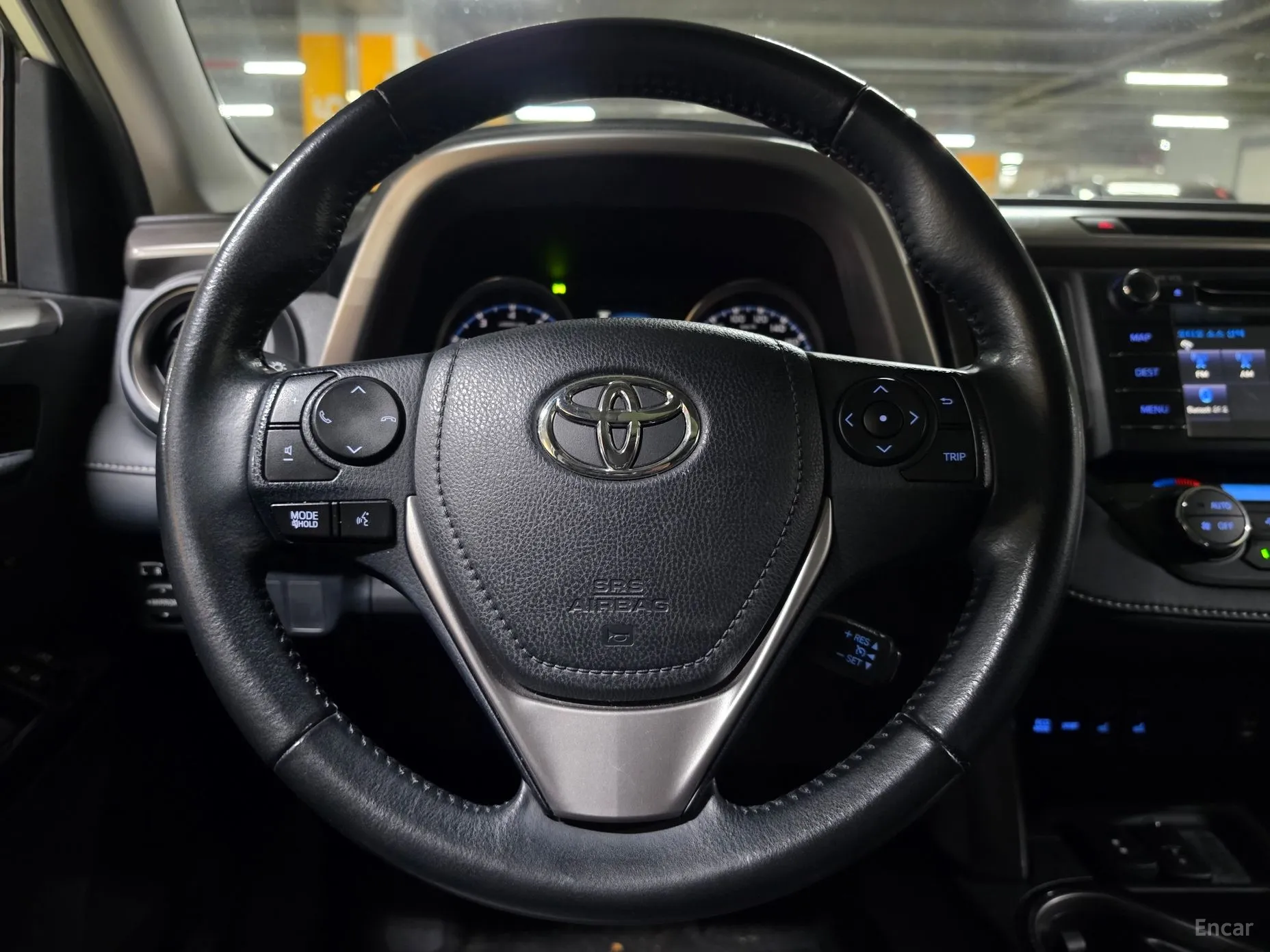 Toyota RAV4 превью 8