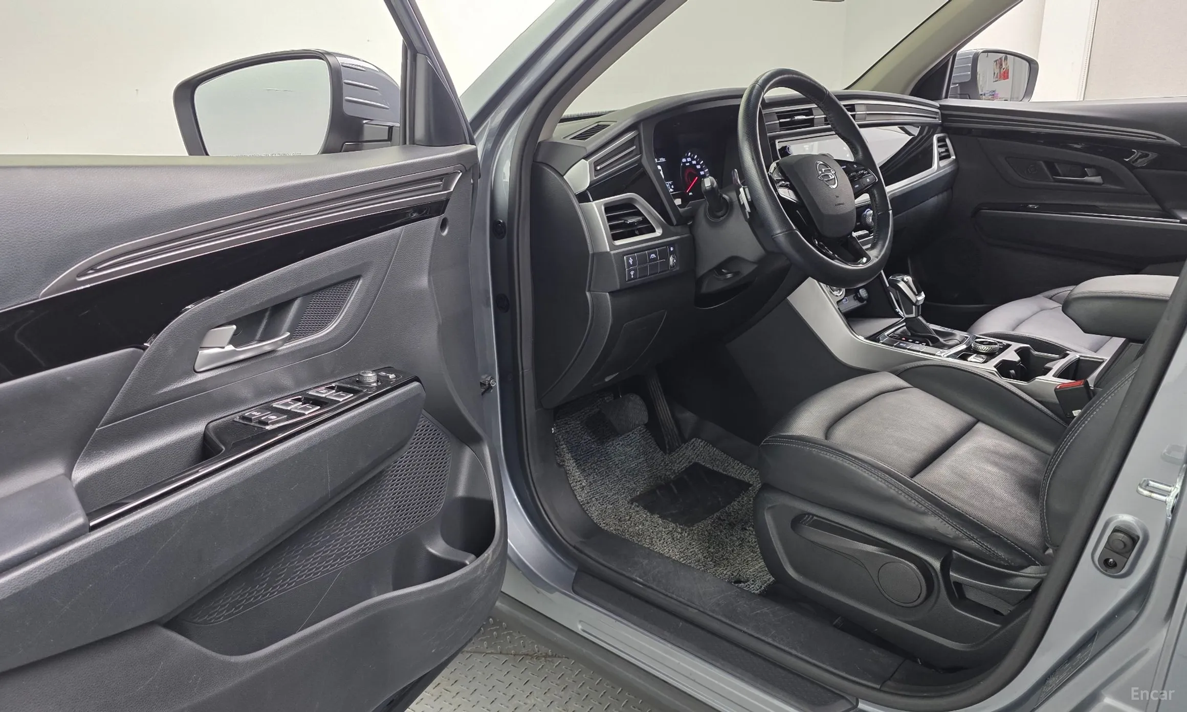 KG Mobility (SsangYong) Beautiful Korando превью 10