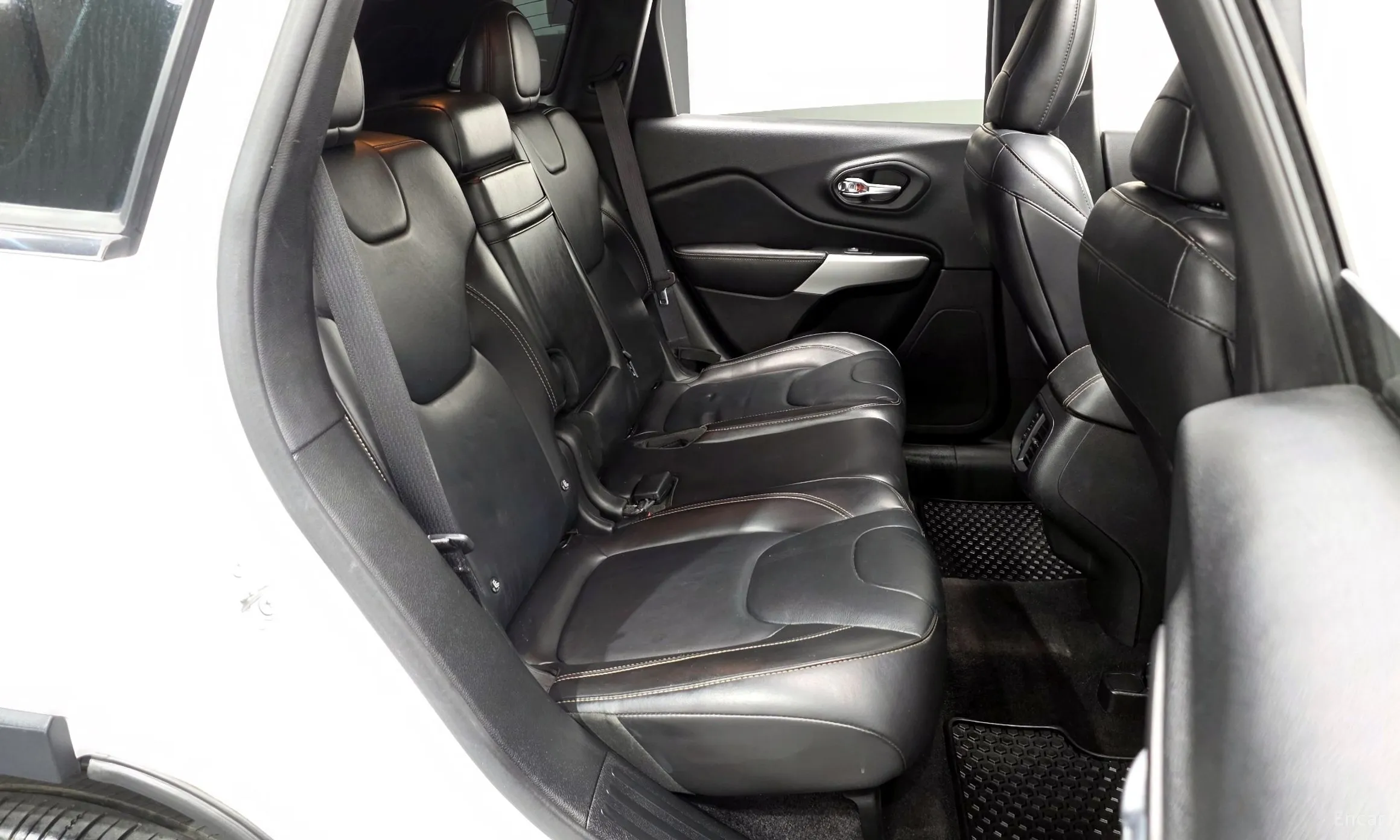 Jeep Cherokee (KL) превью 12