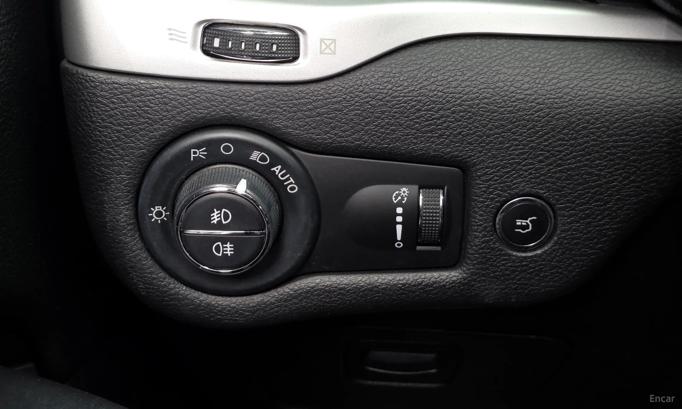 Jeep Cherokee (KL) превью 18