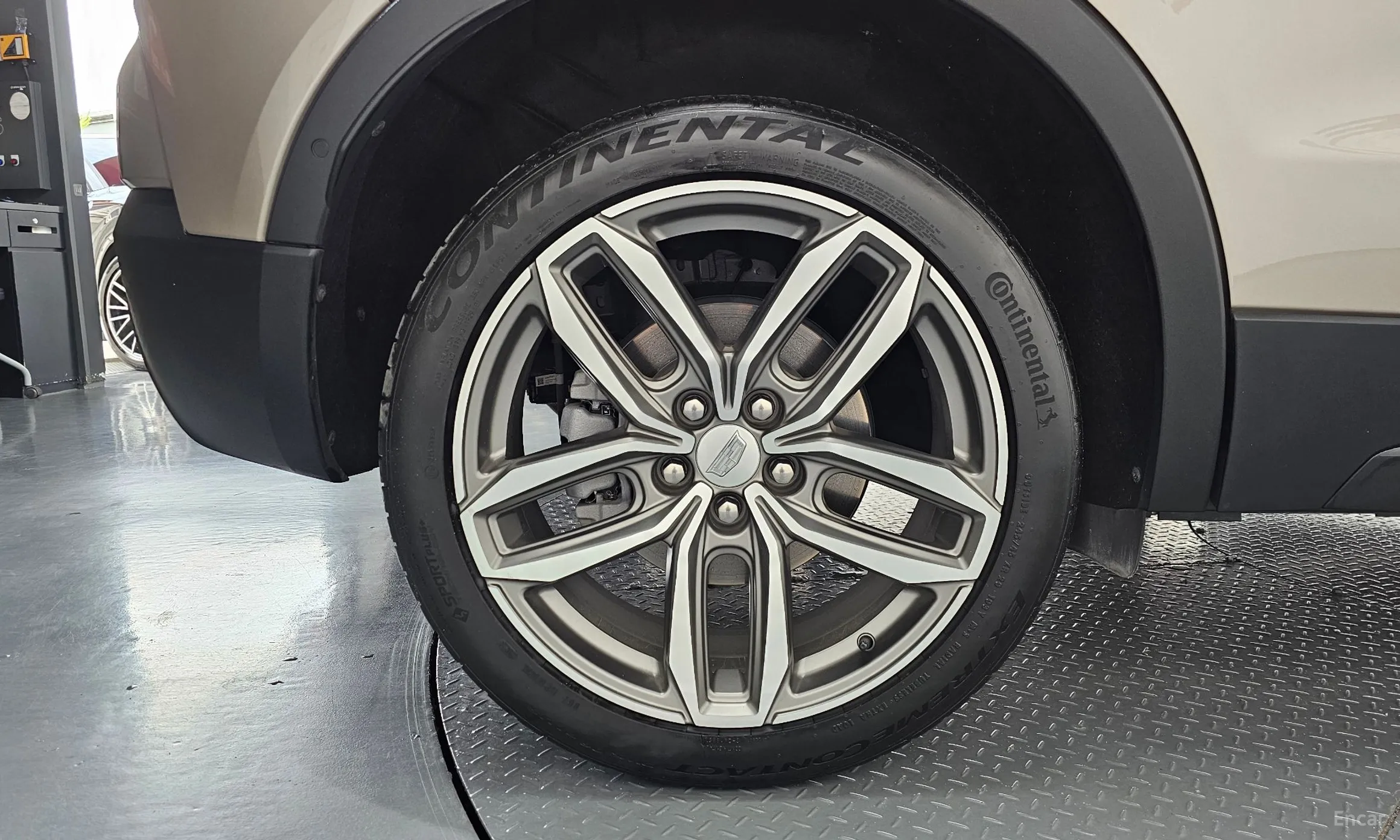 Cadillac XT4 превью 5