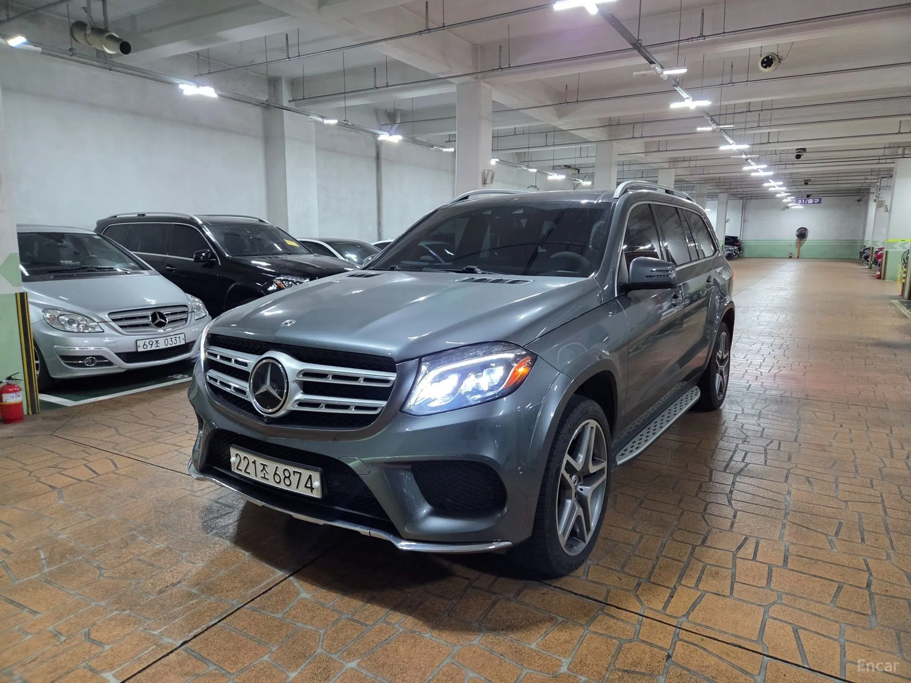 Mercedes Benz GLS-Class X166