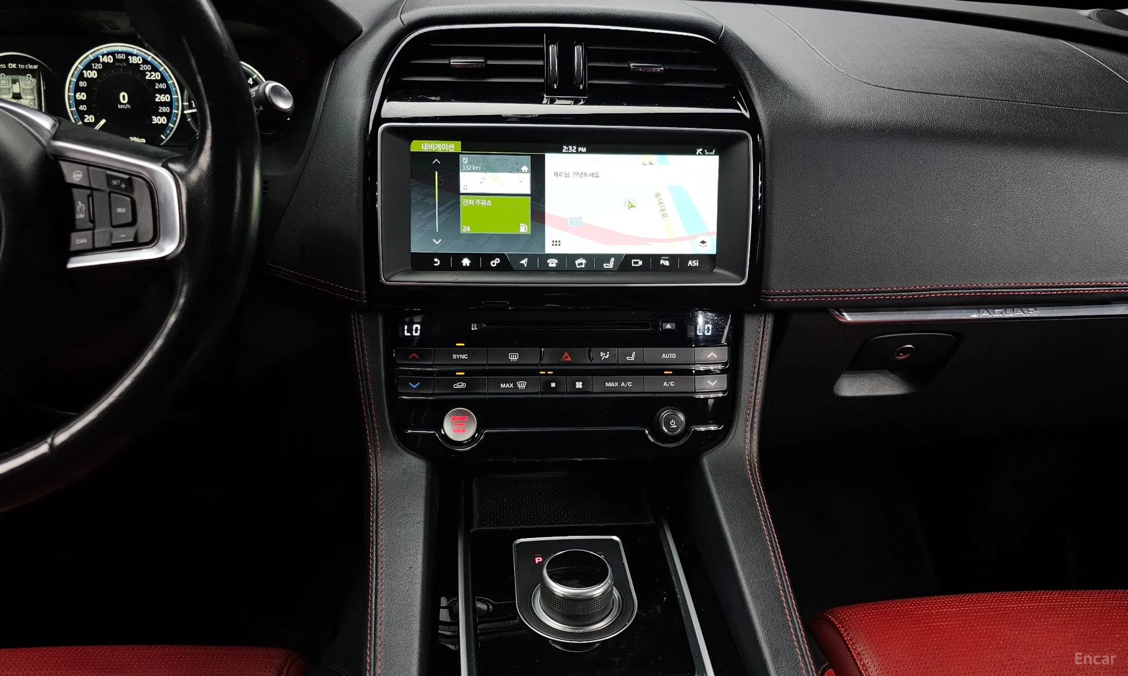 Jaguar F-PACE превью 13