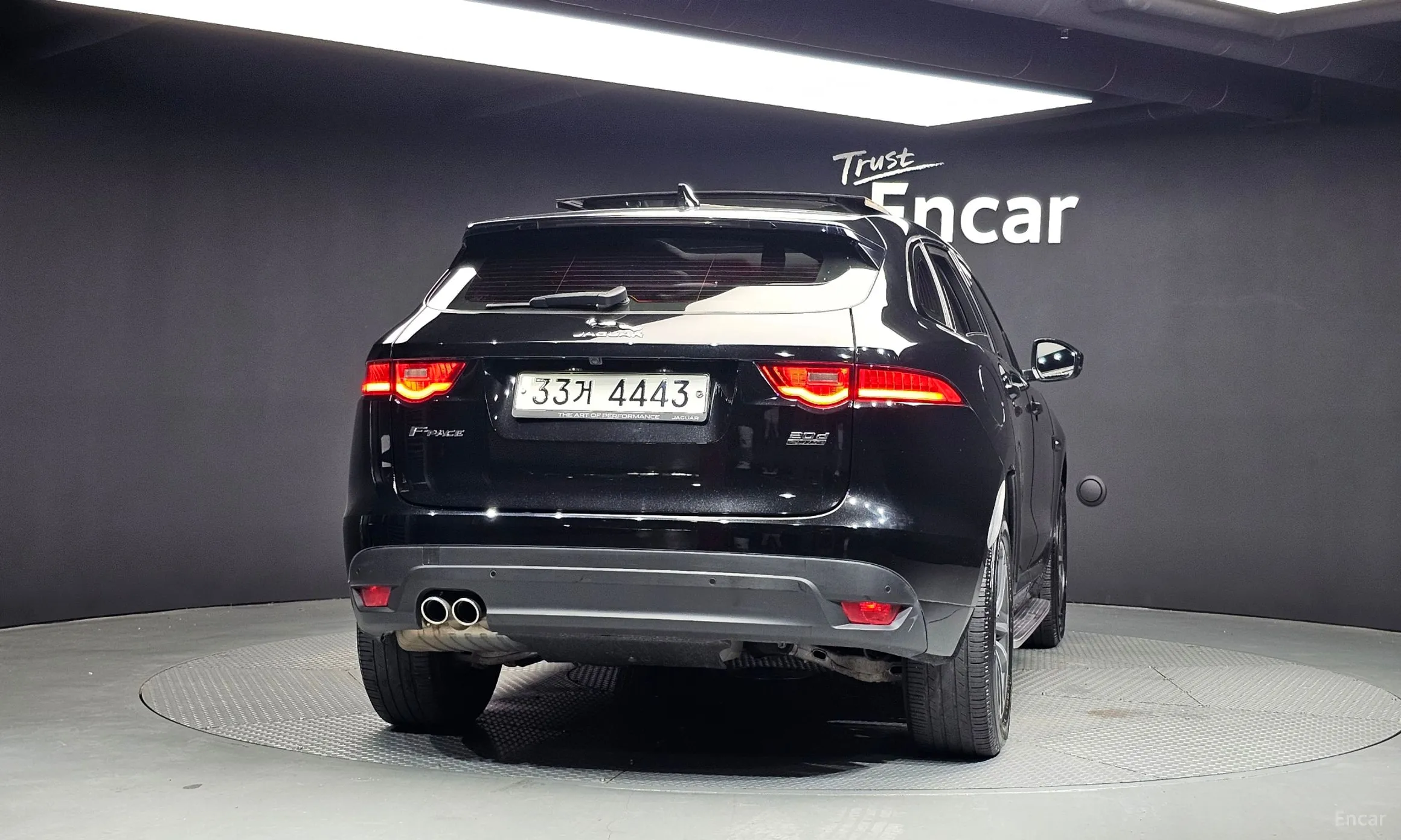 Jaguar F-PACE превью 4