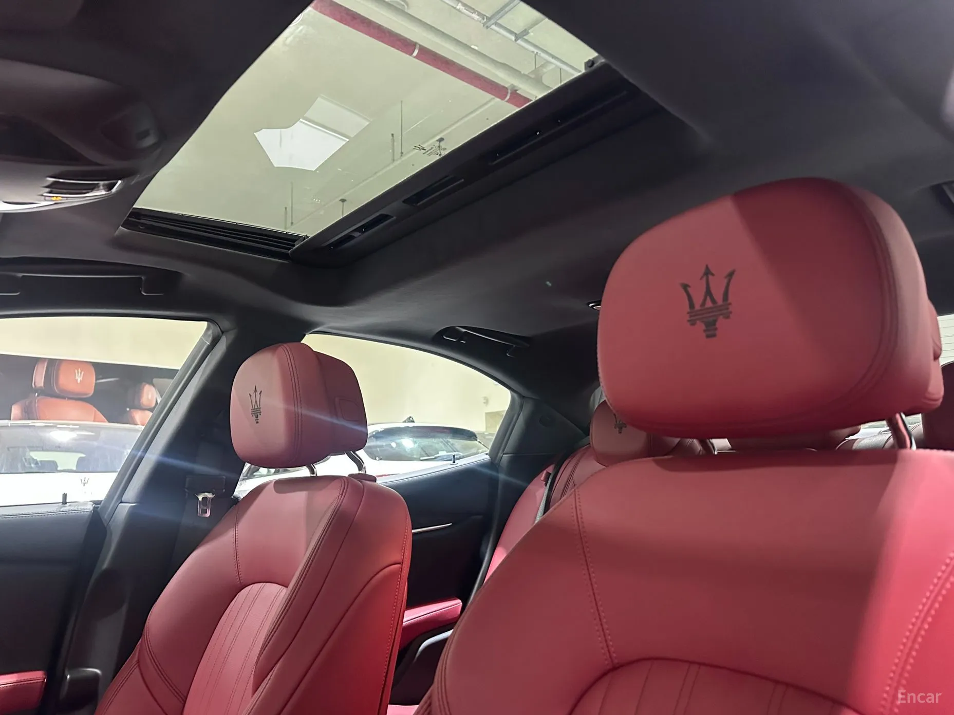 Maserati Ghibli превью 13