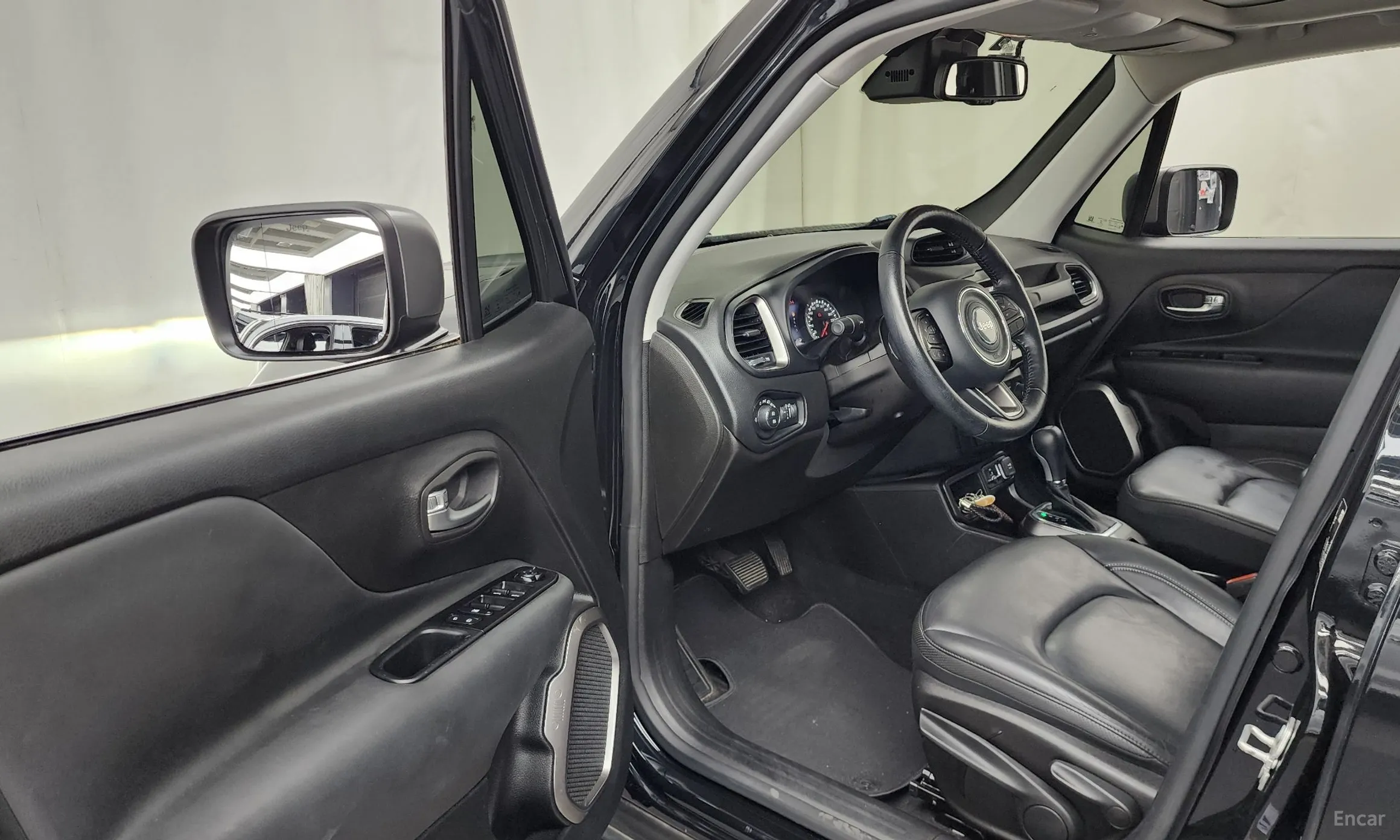 Jeep Renegade превью 10