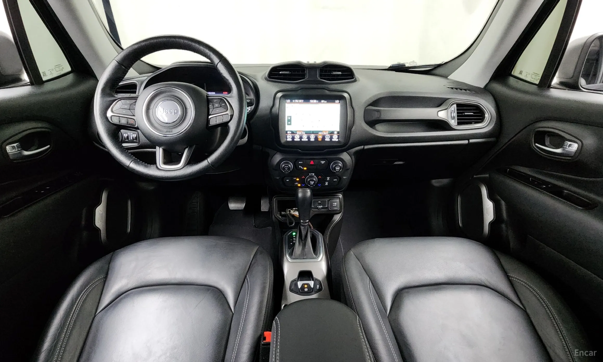 Jeep Renegade превью 7