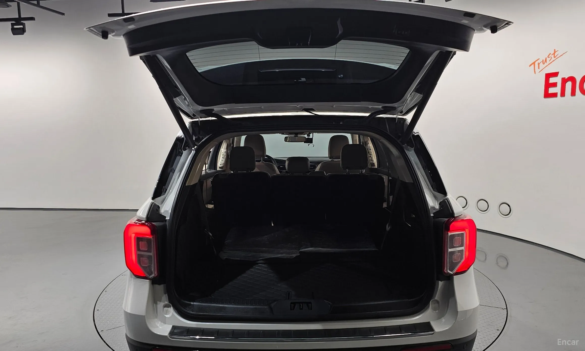 Ford Explorer 6th Generation превью 20