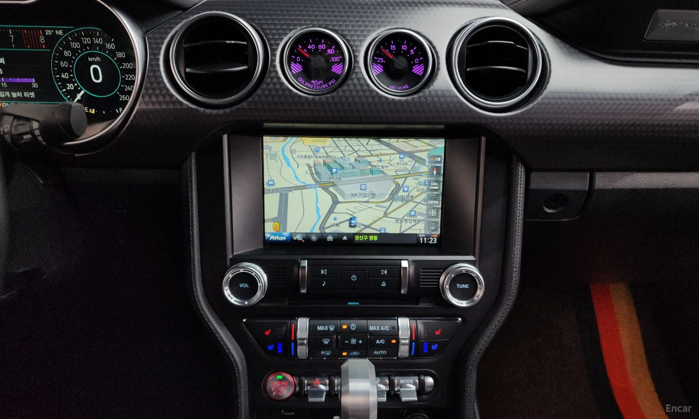 Ford Mustang превью 13