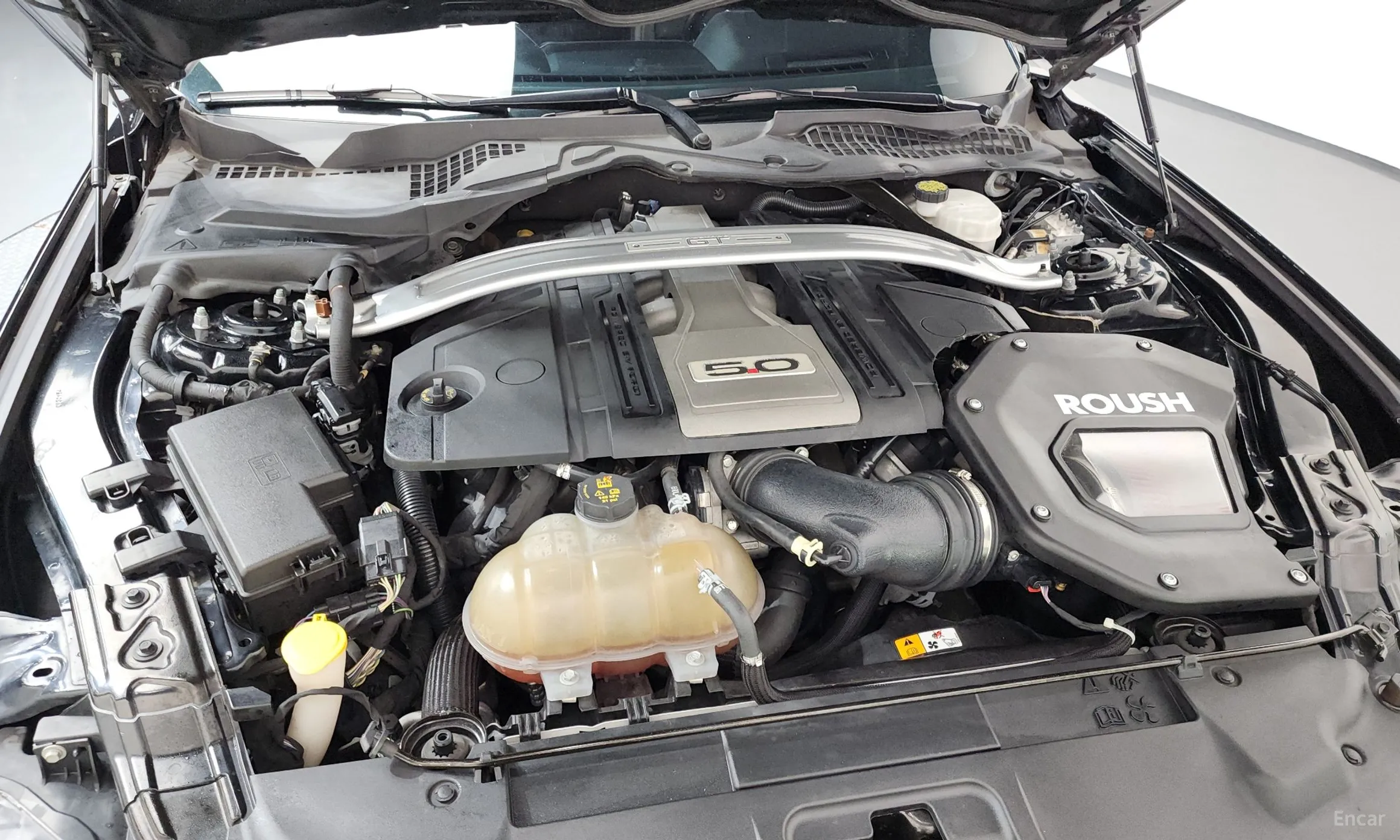 Ford Mustang превью 6