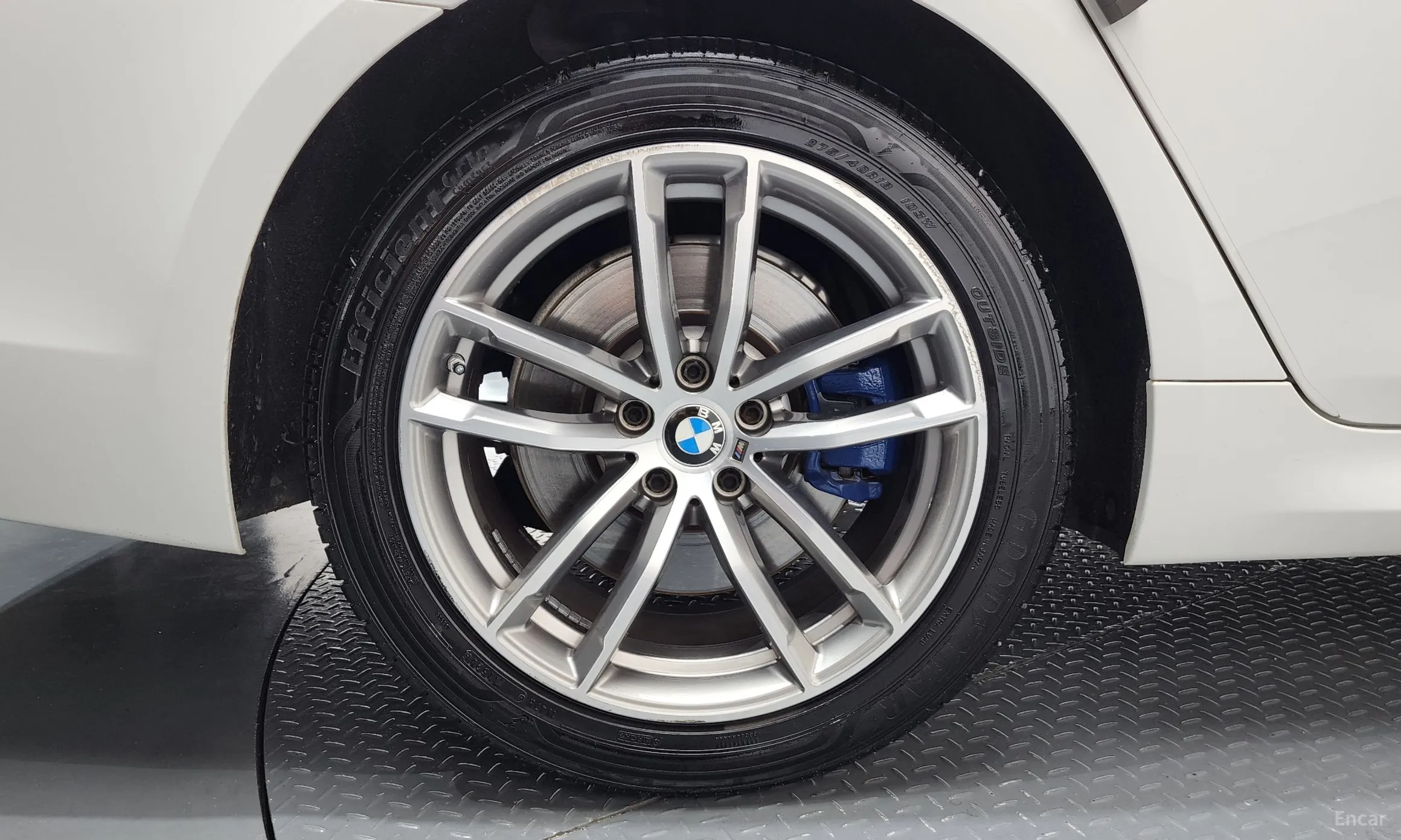 BMW 5 Series (G30) превью 5