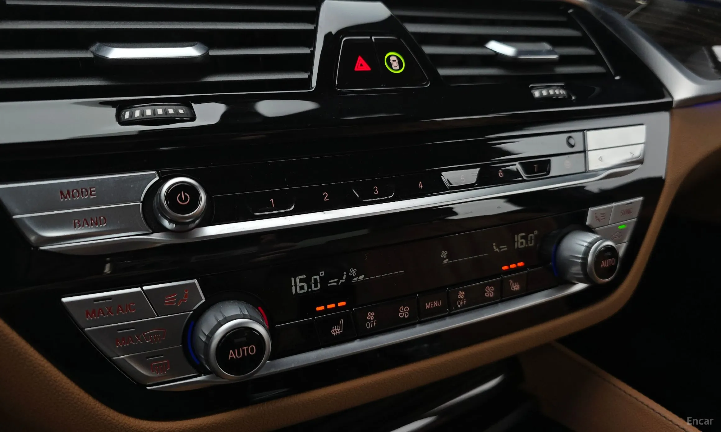 BMW 5 Series (G30) превью 18