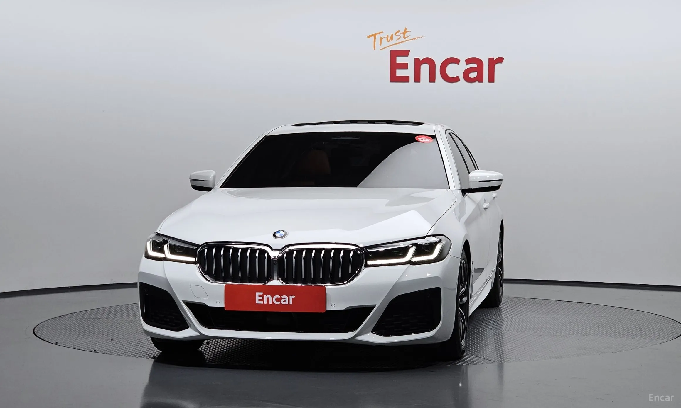 BMW 5 Series (G30) превью 3