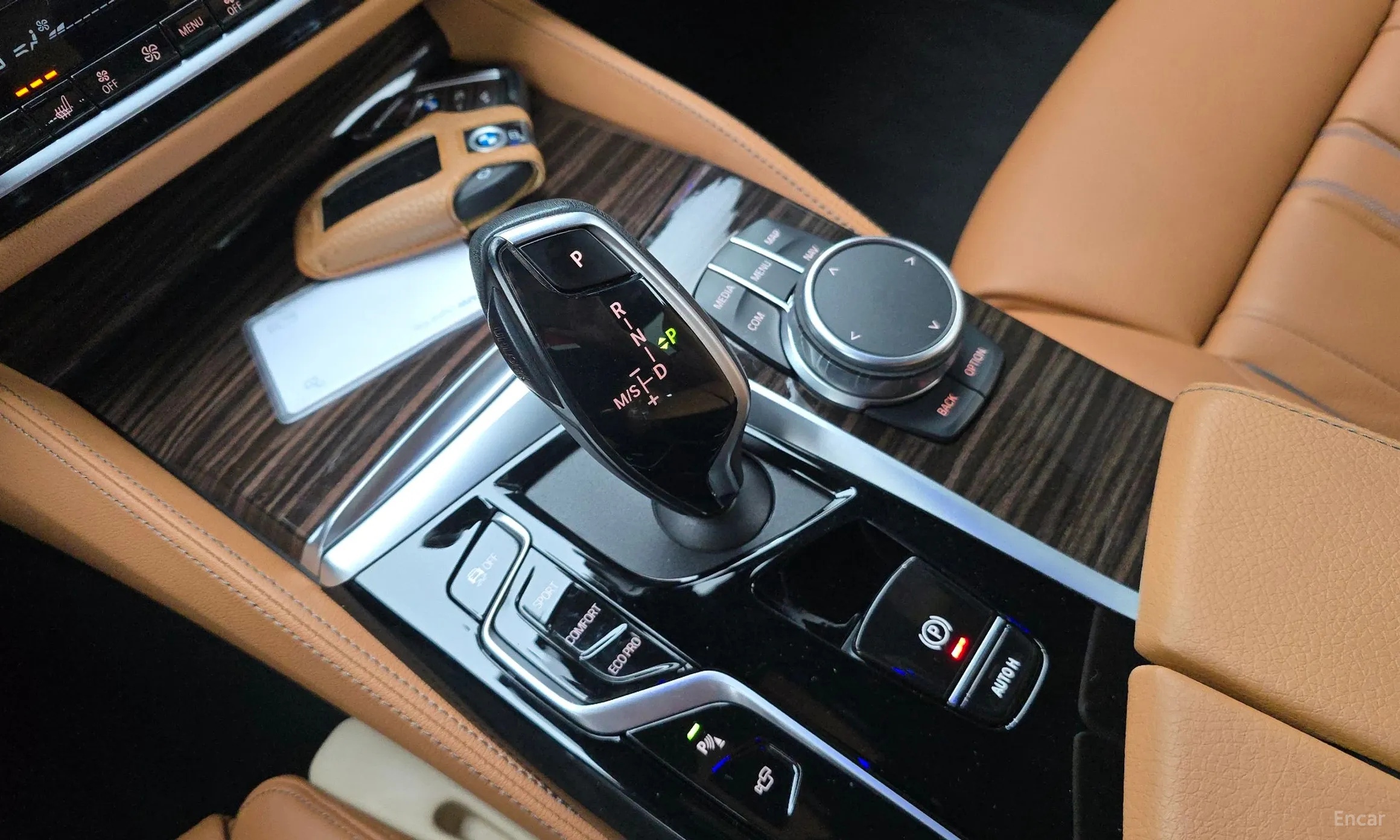 BMW 5 Series (G30) превью 9