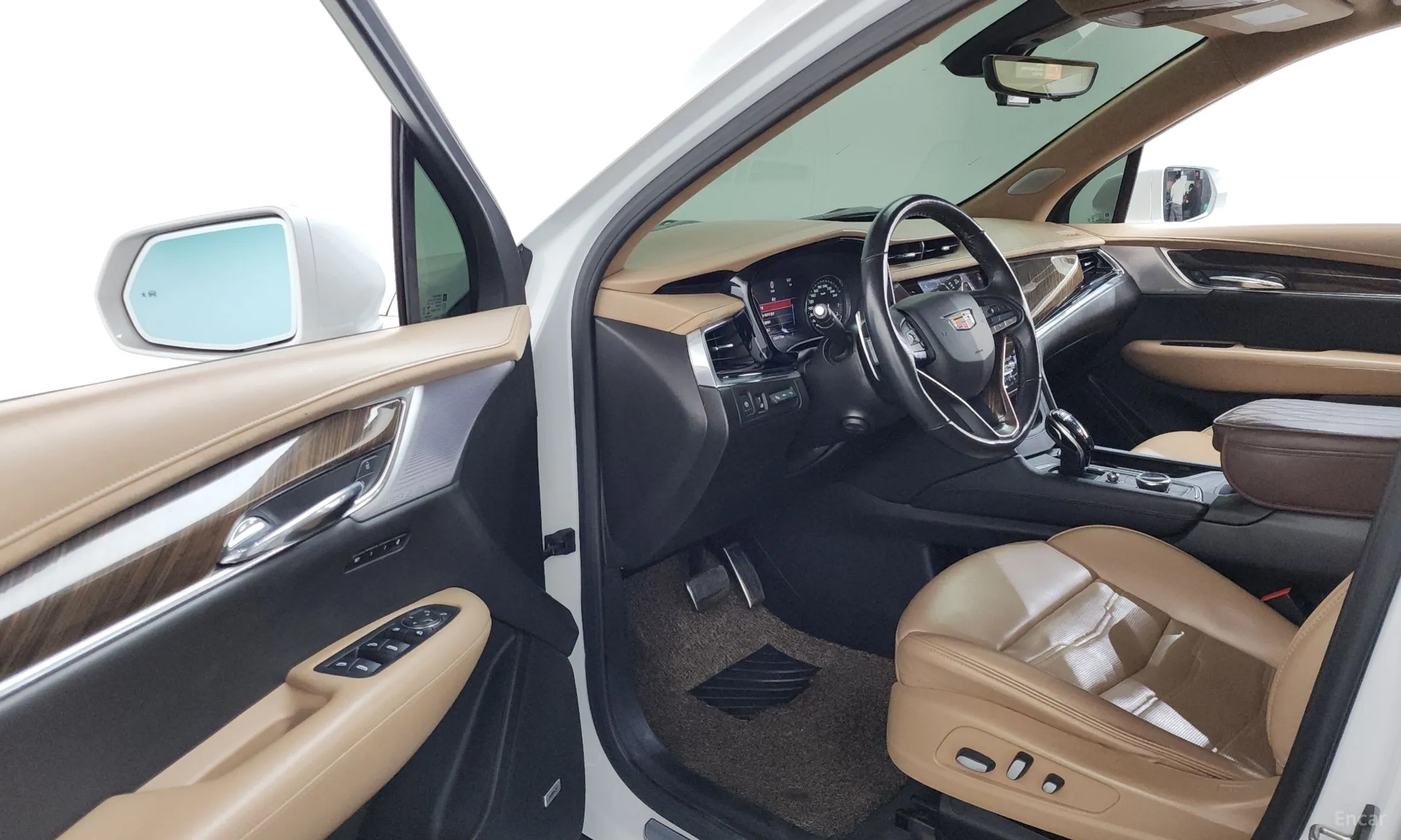 Cadillac XT6 превью 10