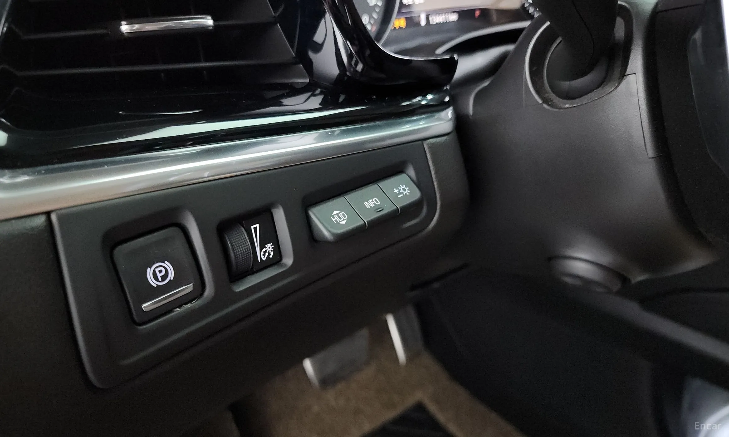 Cadillac XT6 превью 20