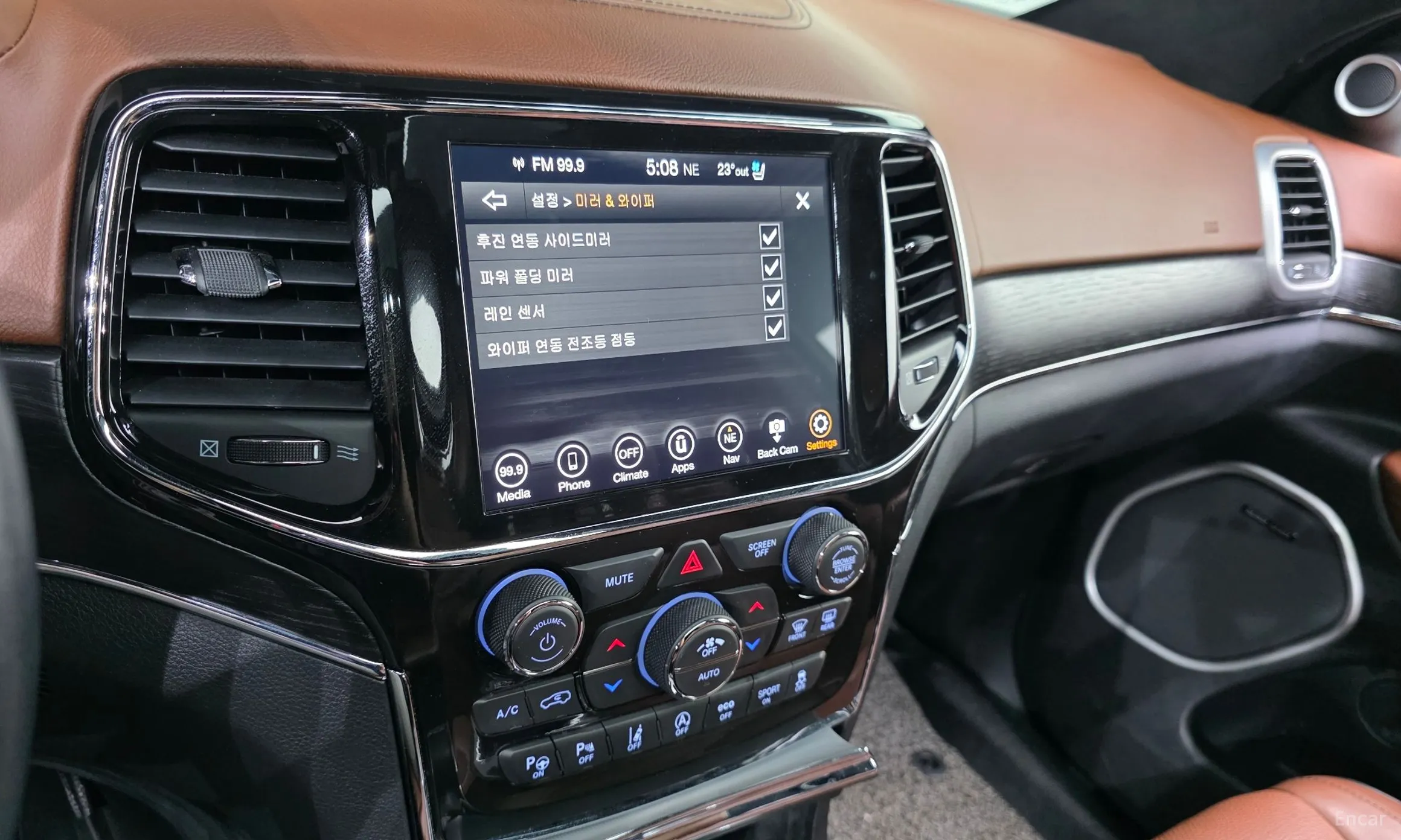 Jeep Grand Cherokee превью 19