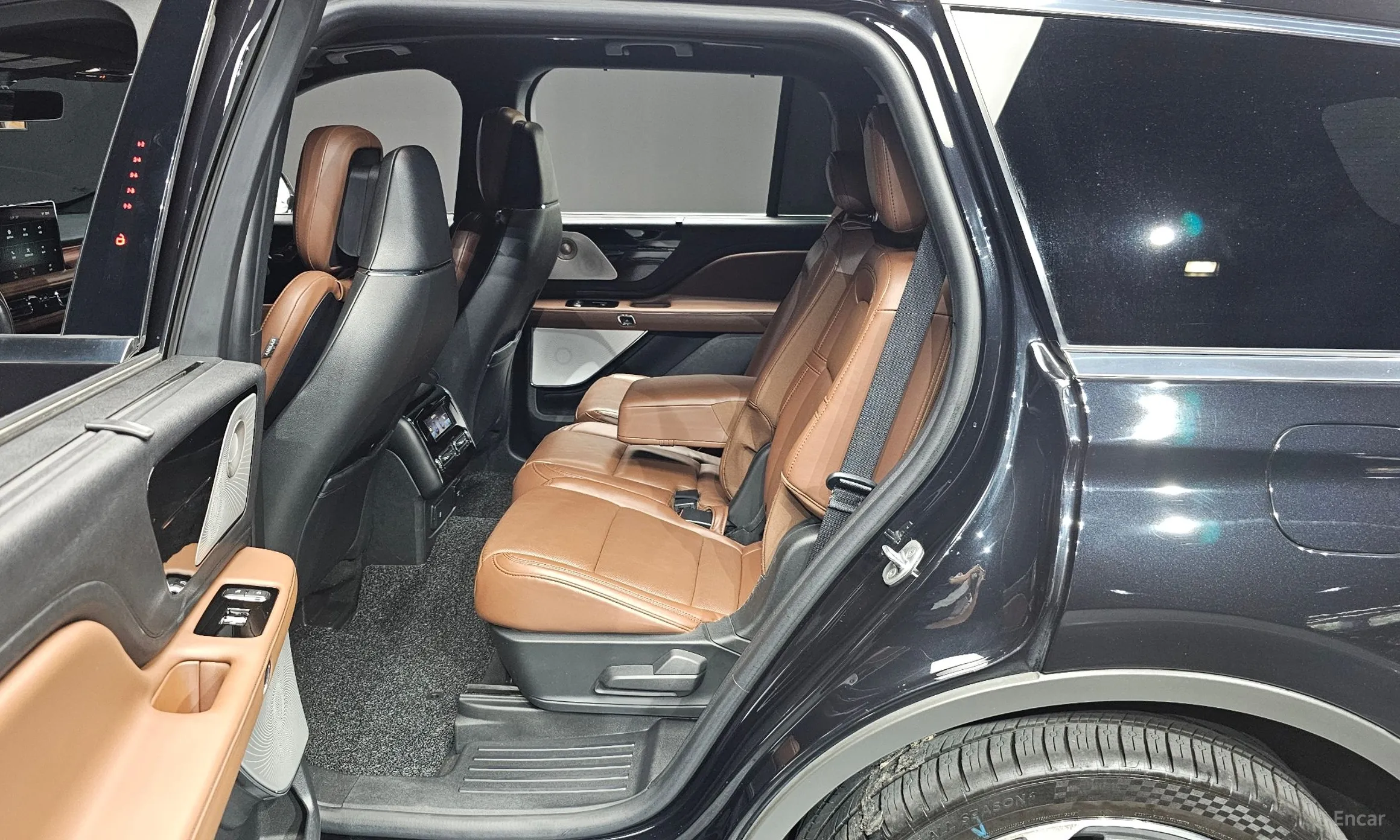 Lincoln Aviator 2nd Generation превью 12