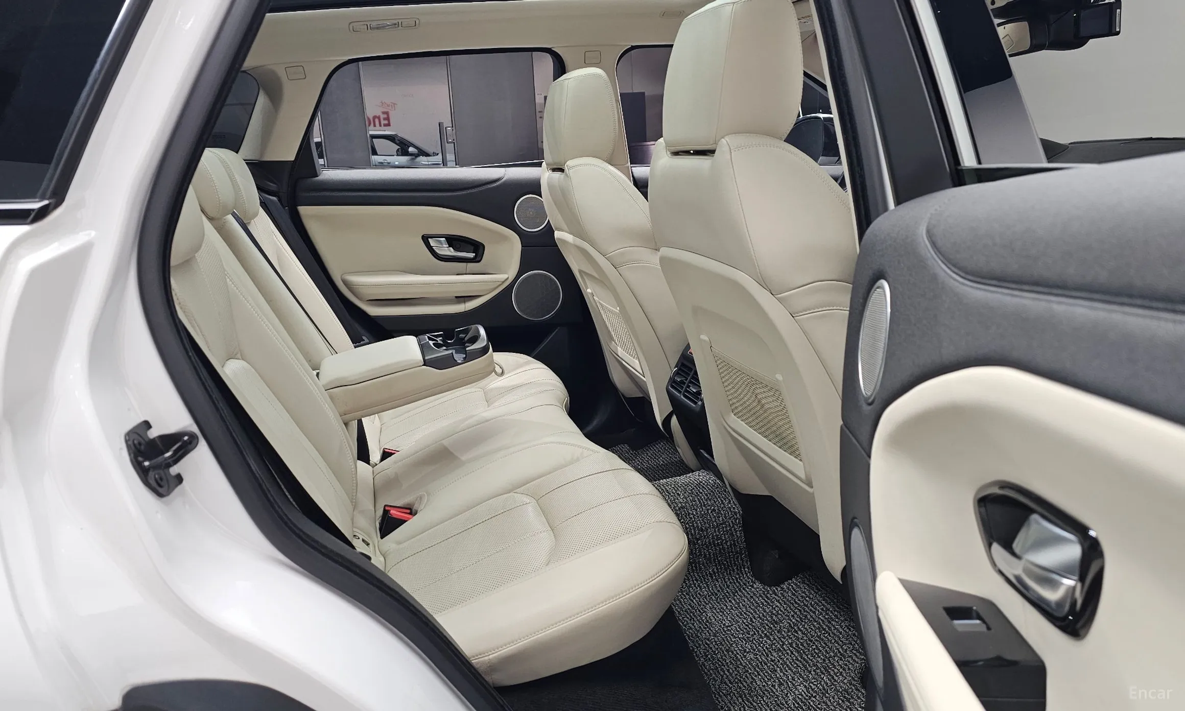 Land Rover Range Rover Evoque превью 11