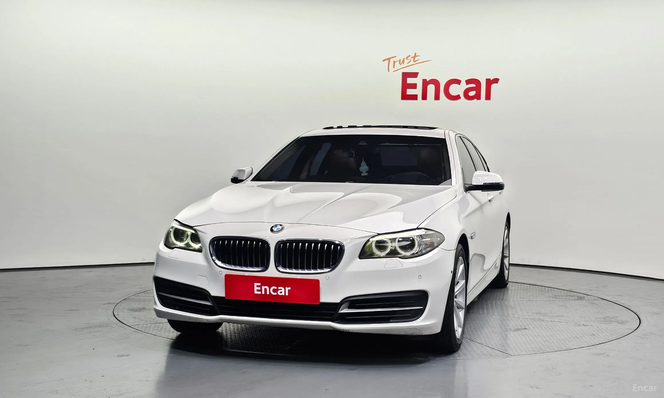 BMW 5 Series (F10) превью 3