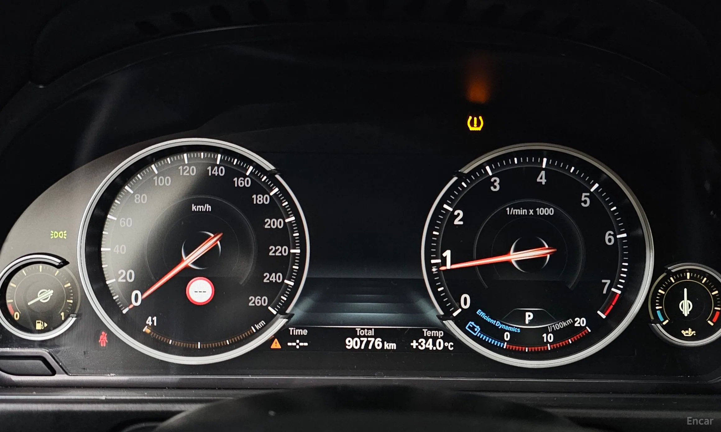 BMW 5 Series (F10) превью 8