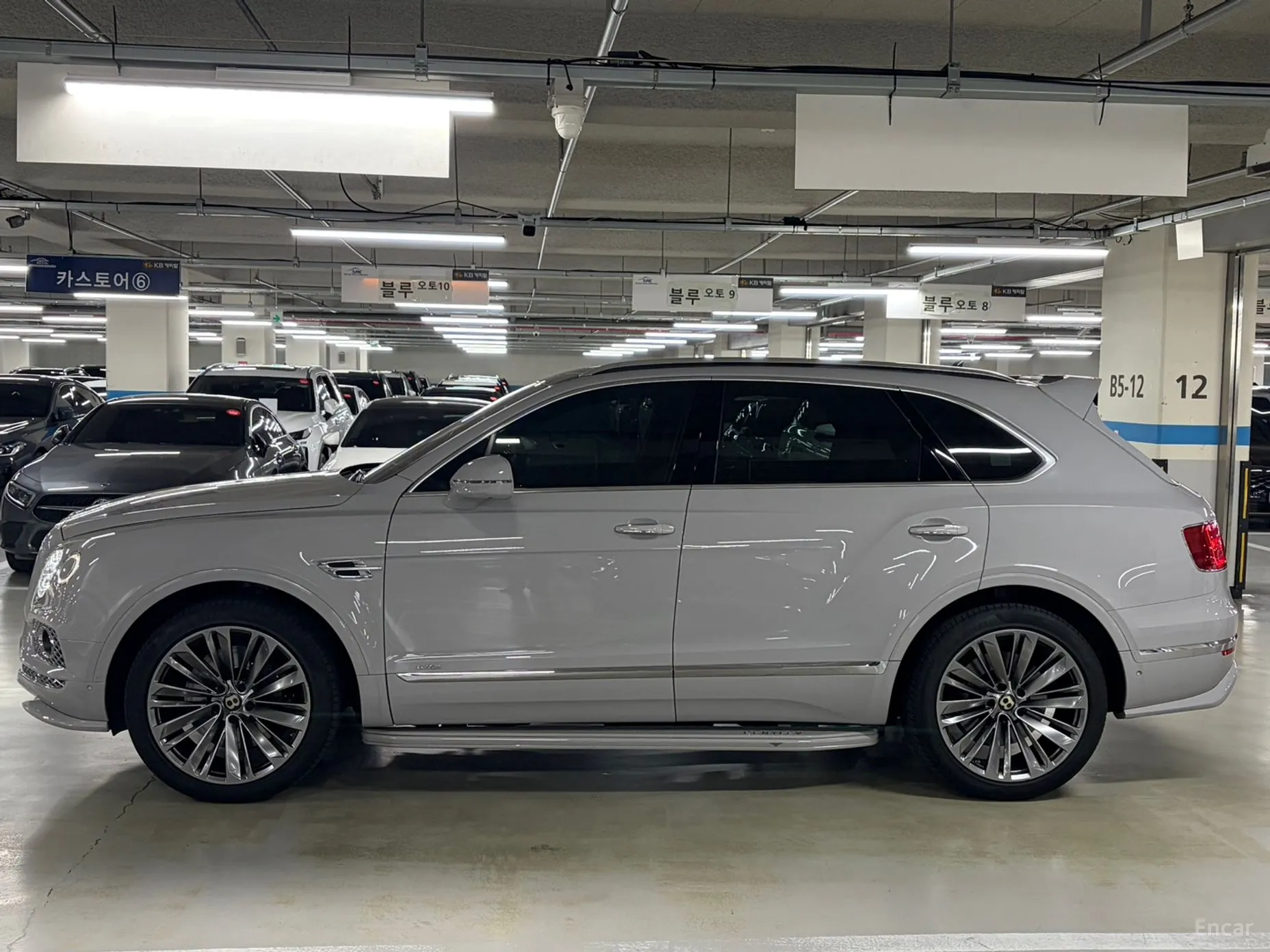 Bentley Bentayga превью 3